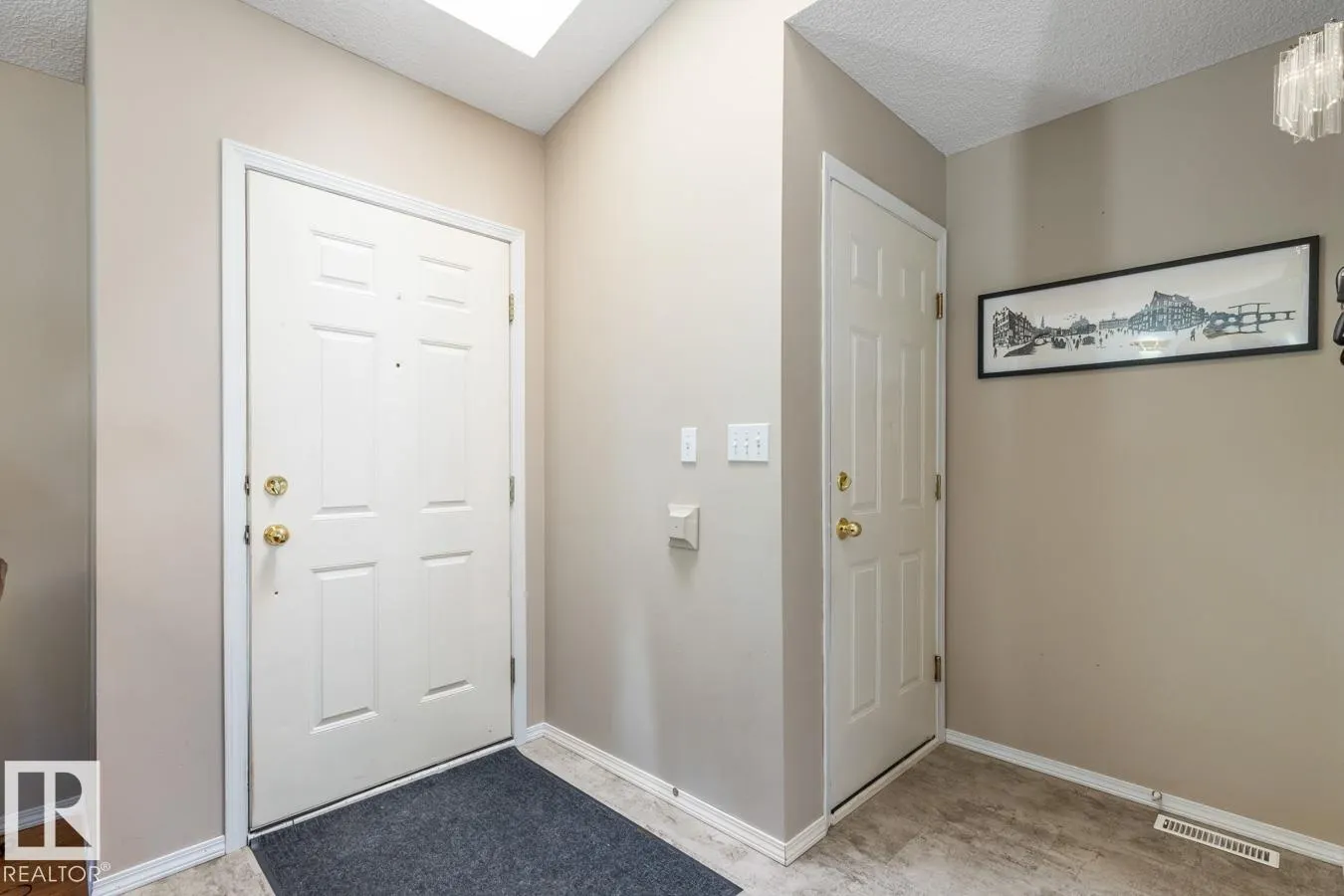 288 REGENCY Drive