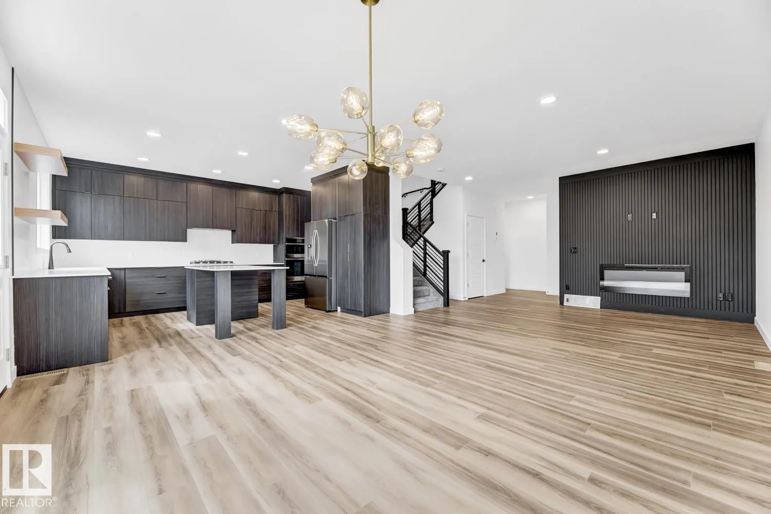 3 EMERSON Landing