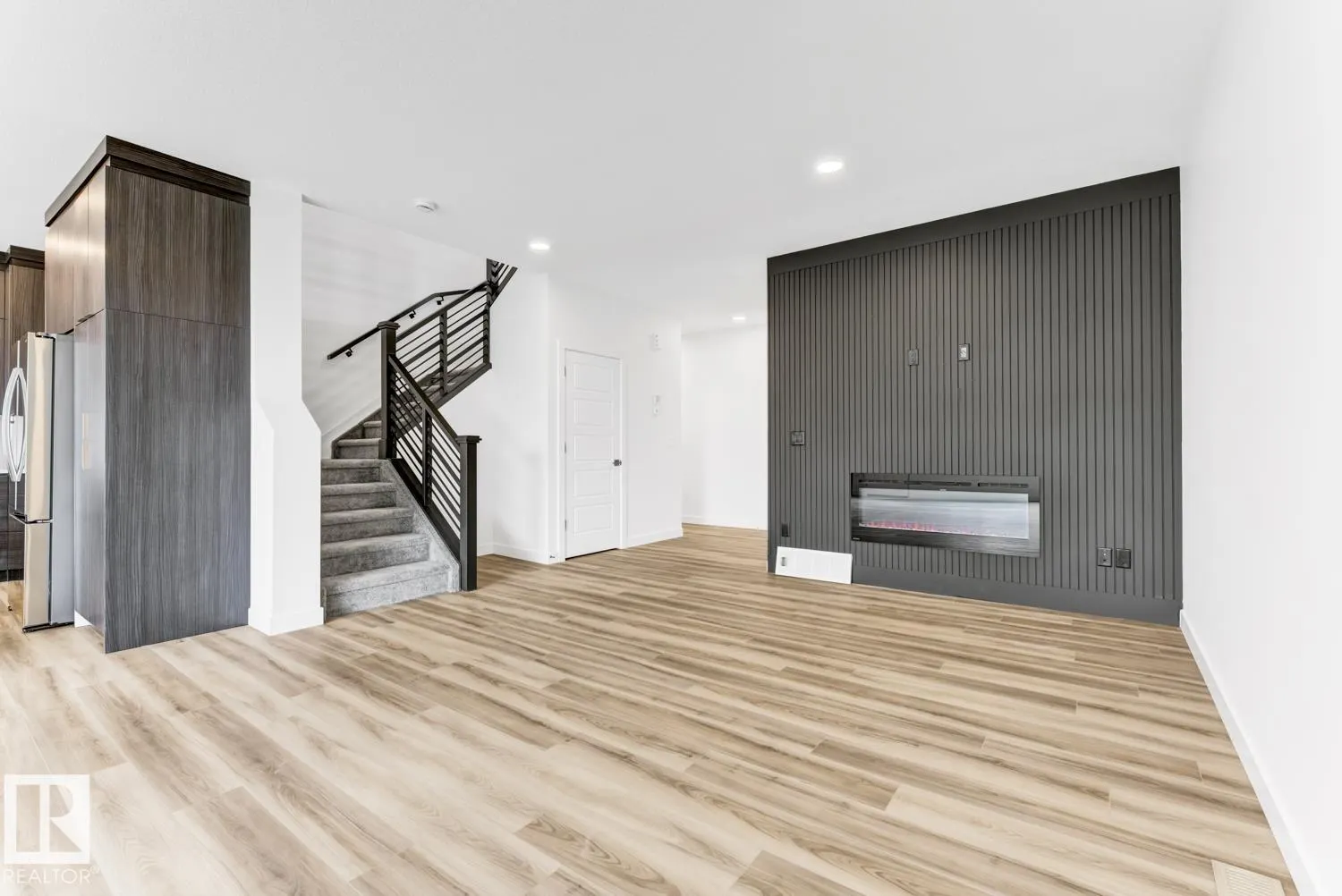 3 EMERSON Landing