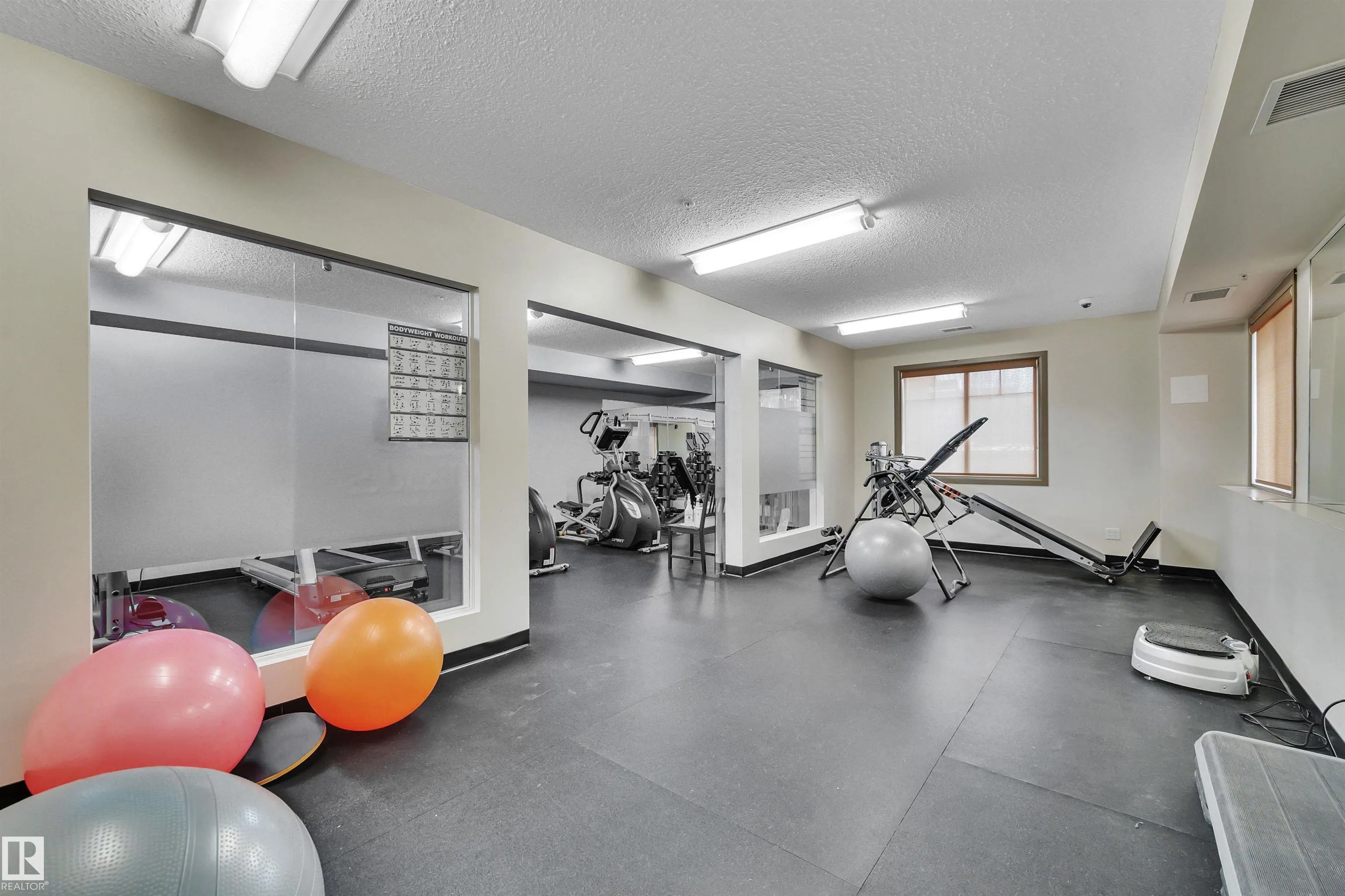 500 PALISADES Way