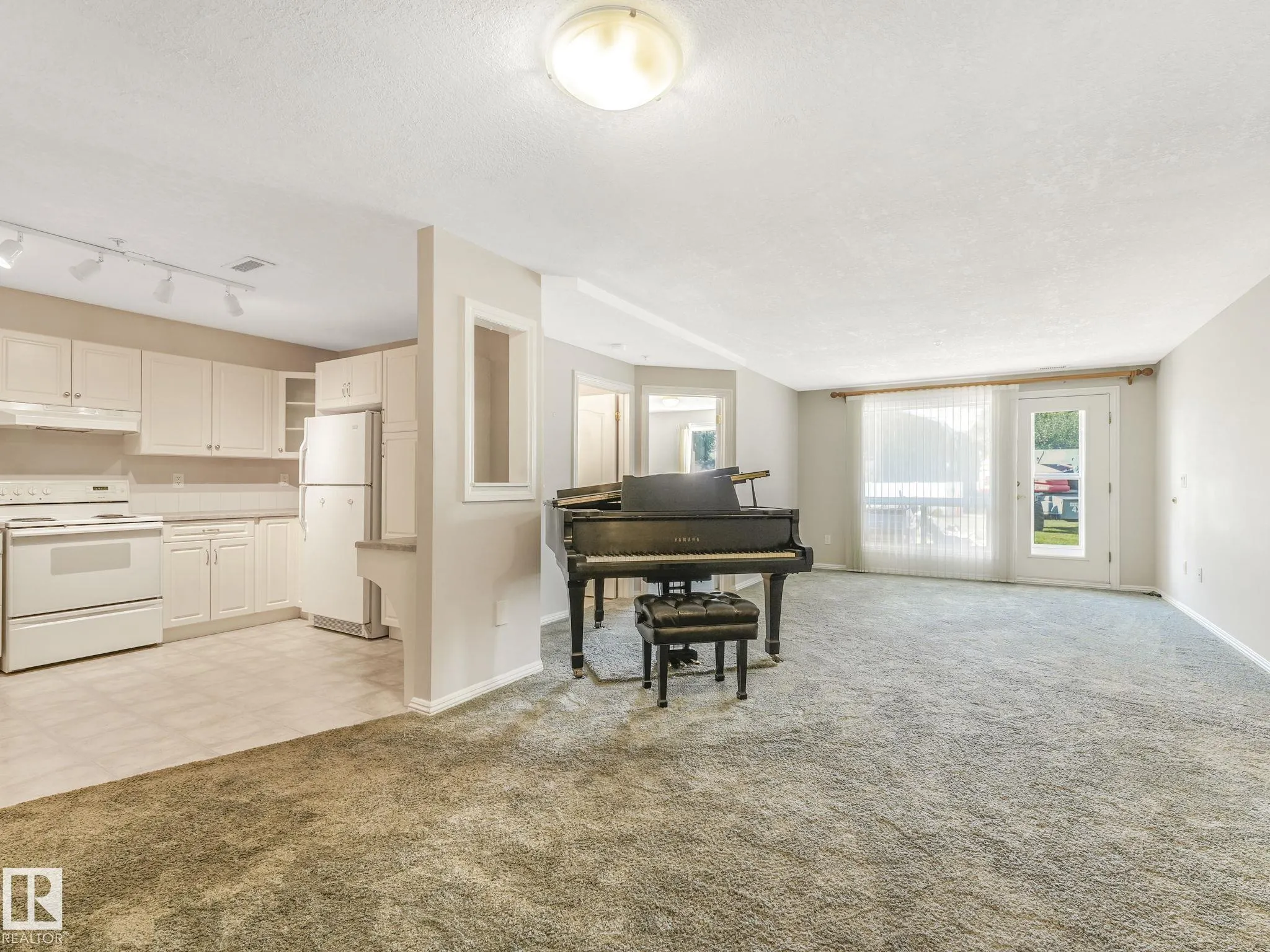 6220 FULTON Road