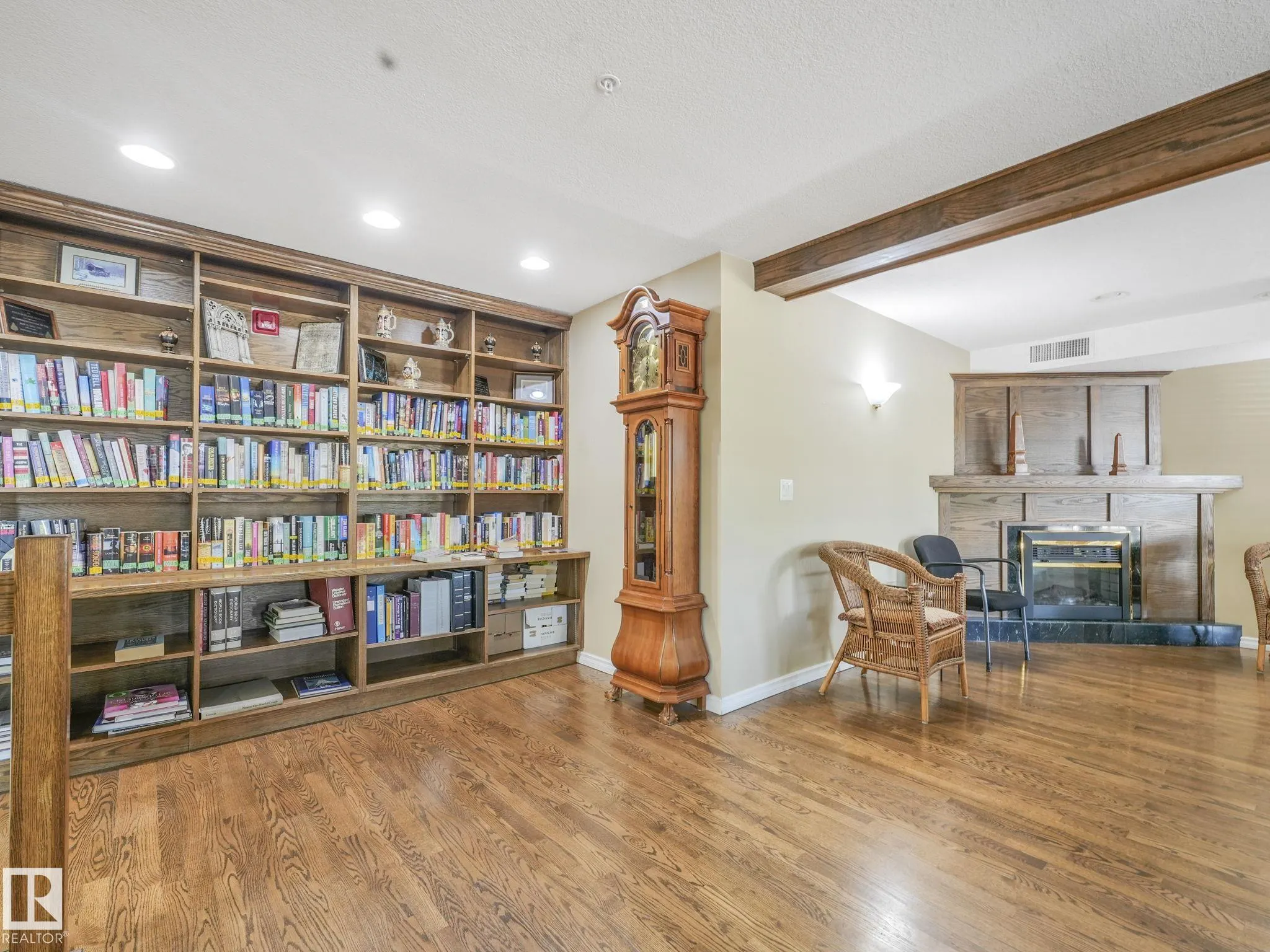 6220 FULTON Road