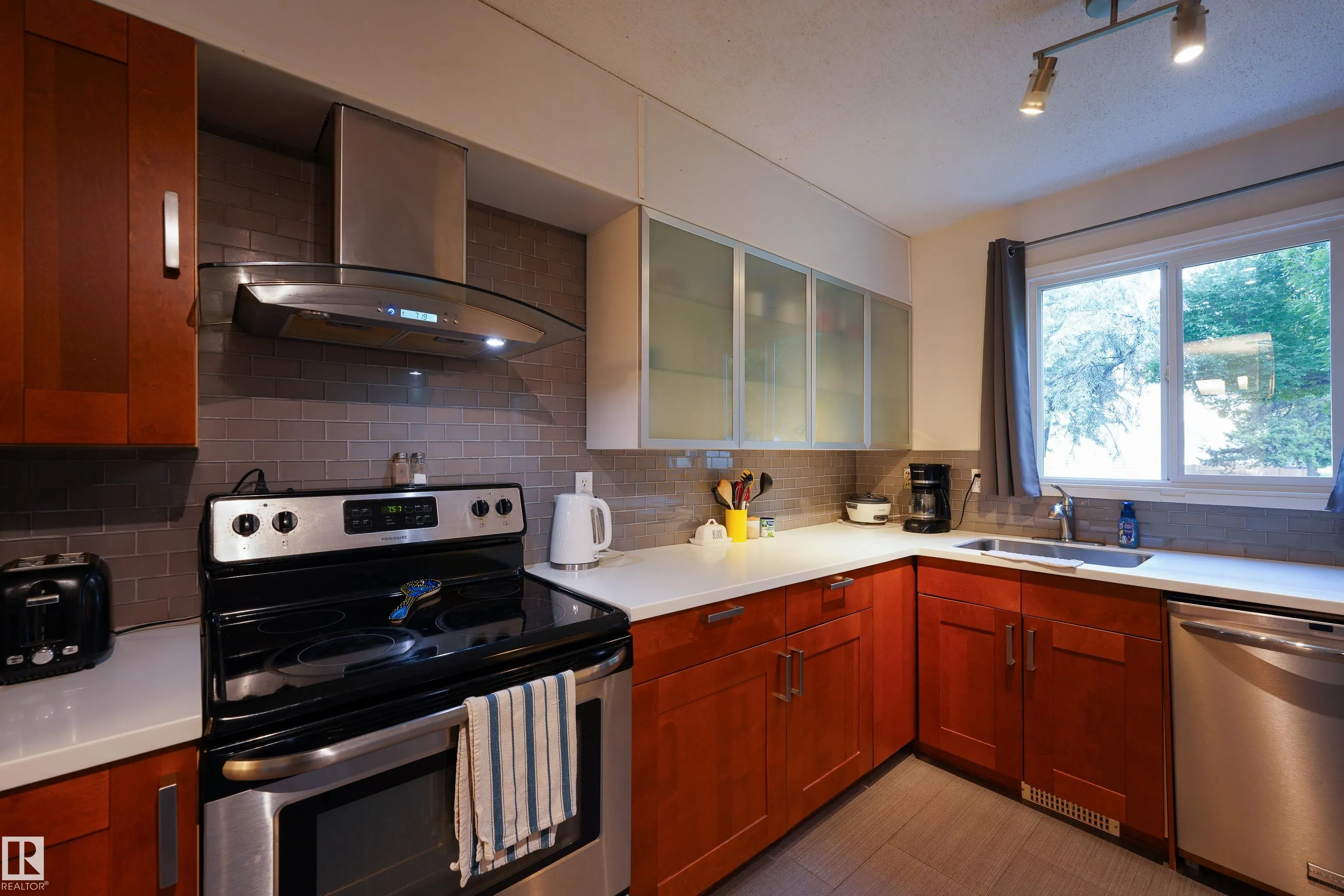 26 MCLEOD Place
