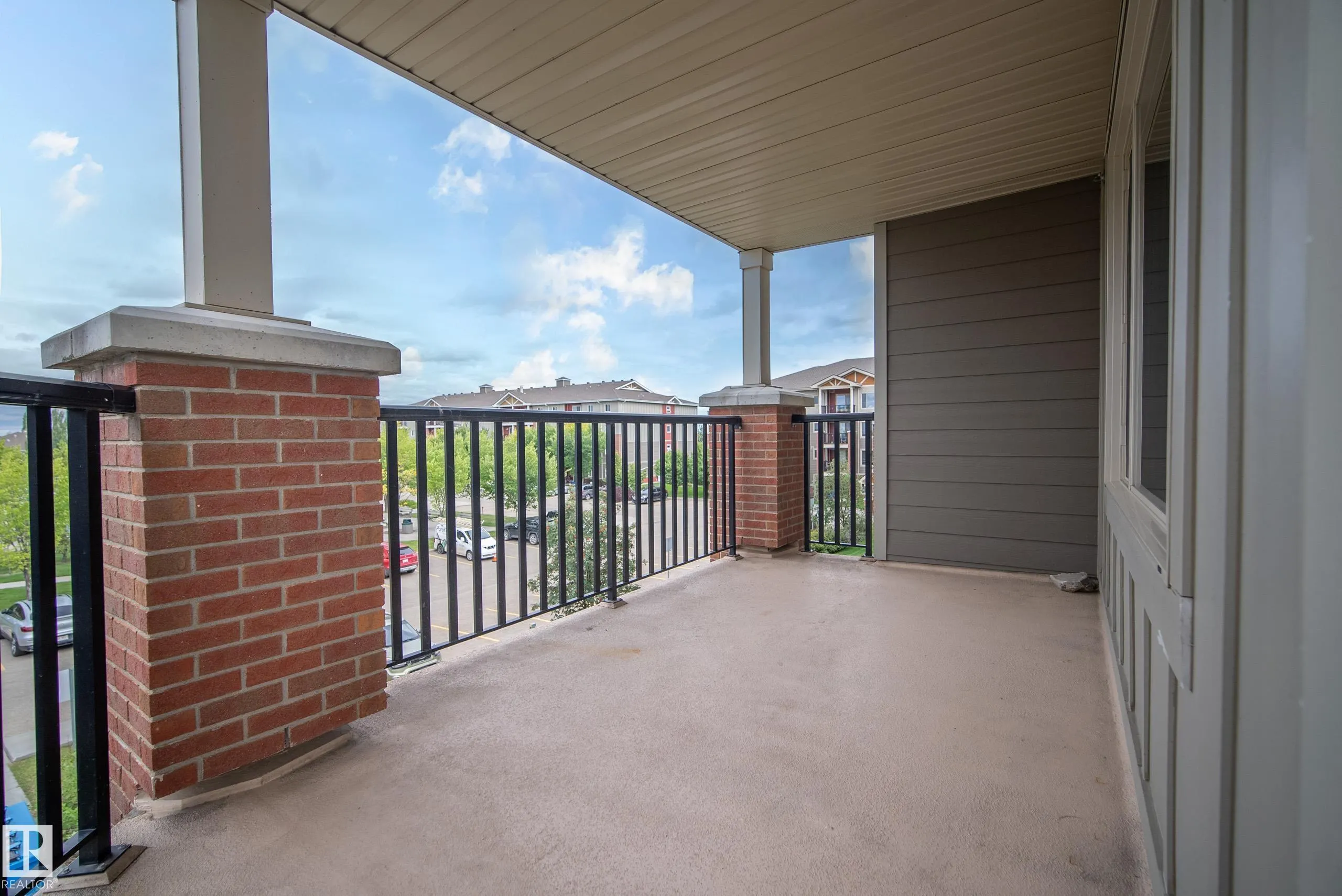 3715 WHITELAW Lane