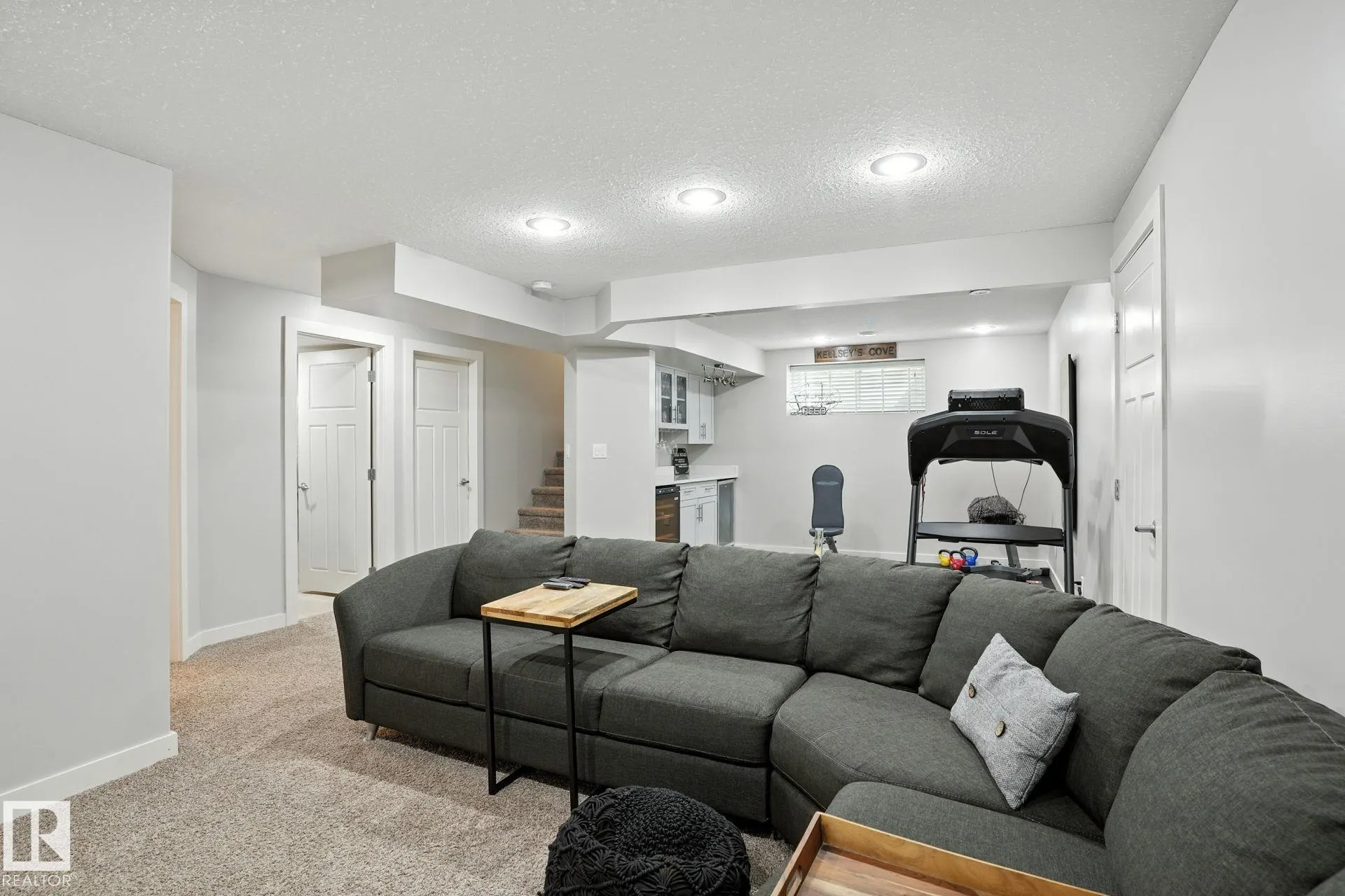 6004 CAMERON Close