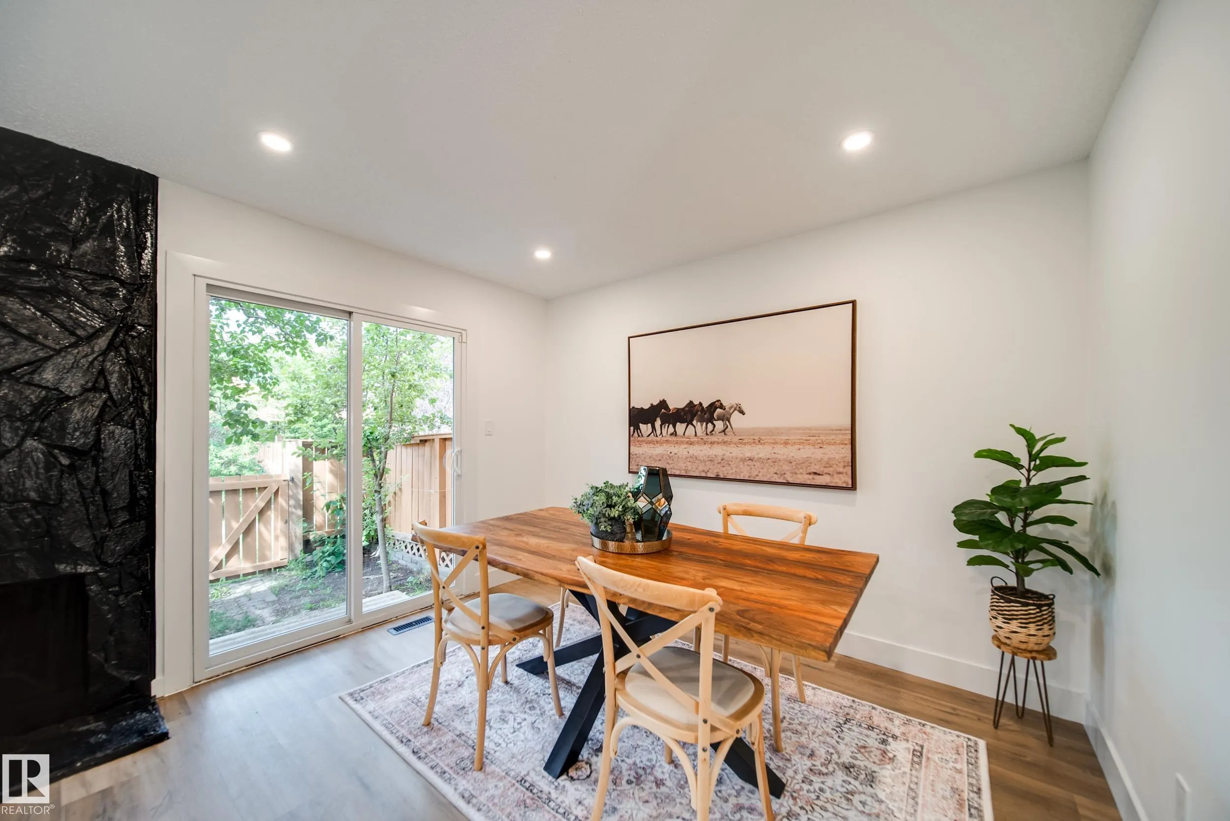 6098 MILL WOODS