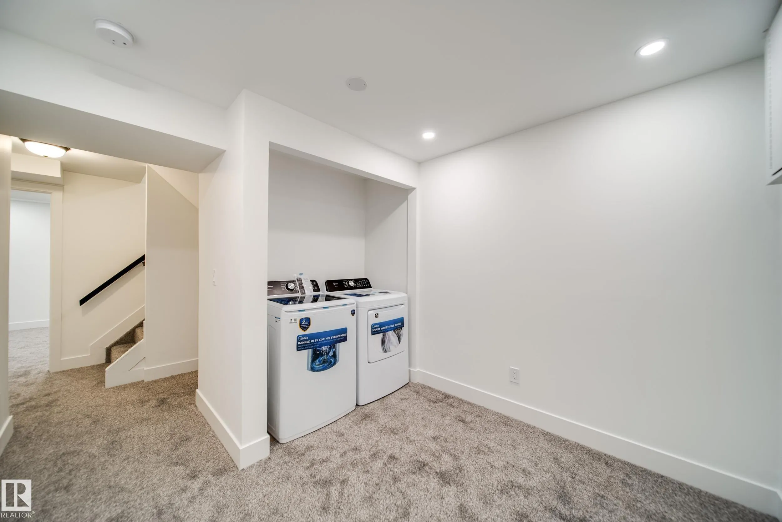 6098 MILL WOODS