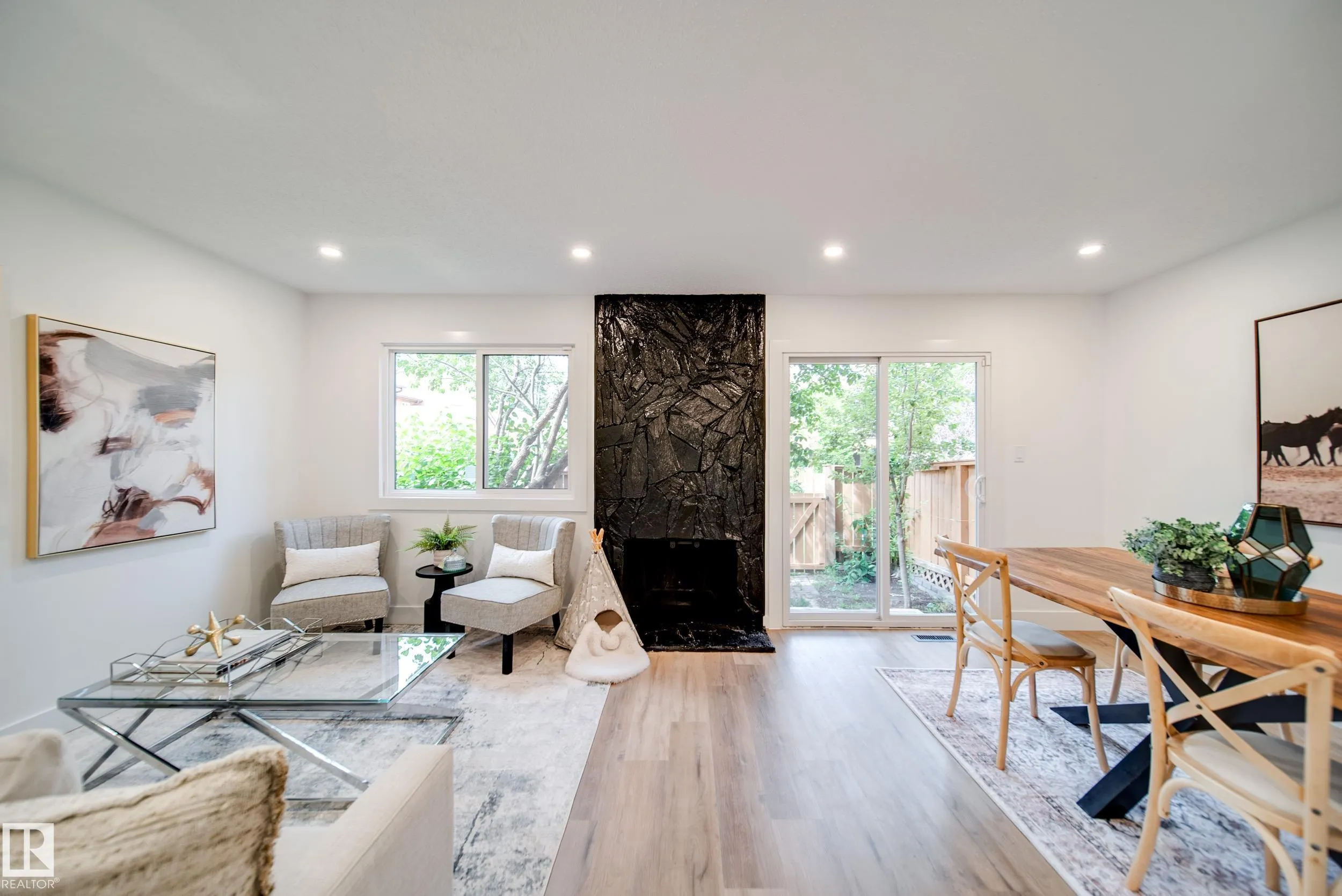 6098 MILL WOODS