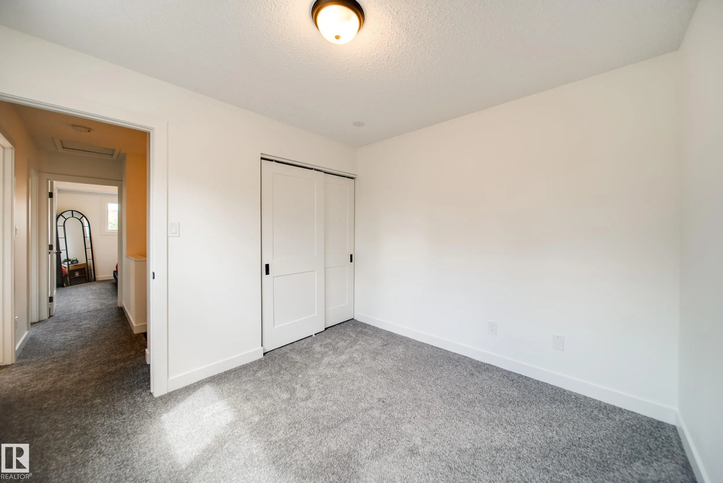 6098 MILL WOODS