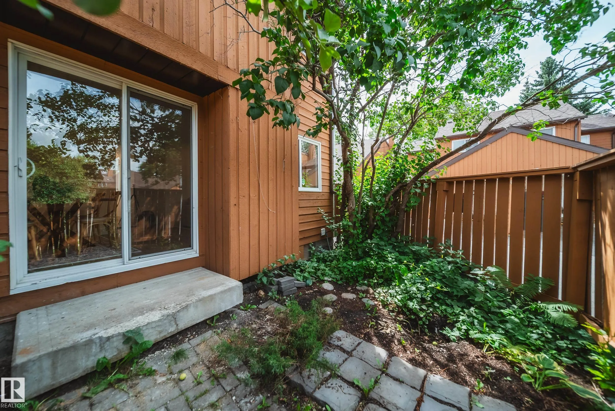 6098 MILL WOODS