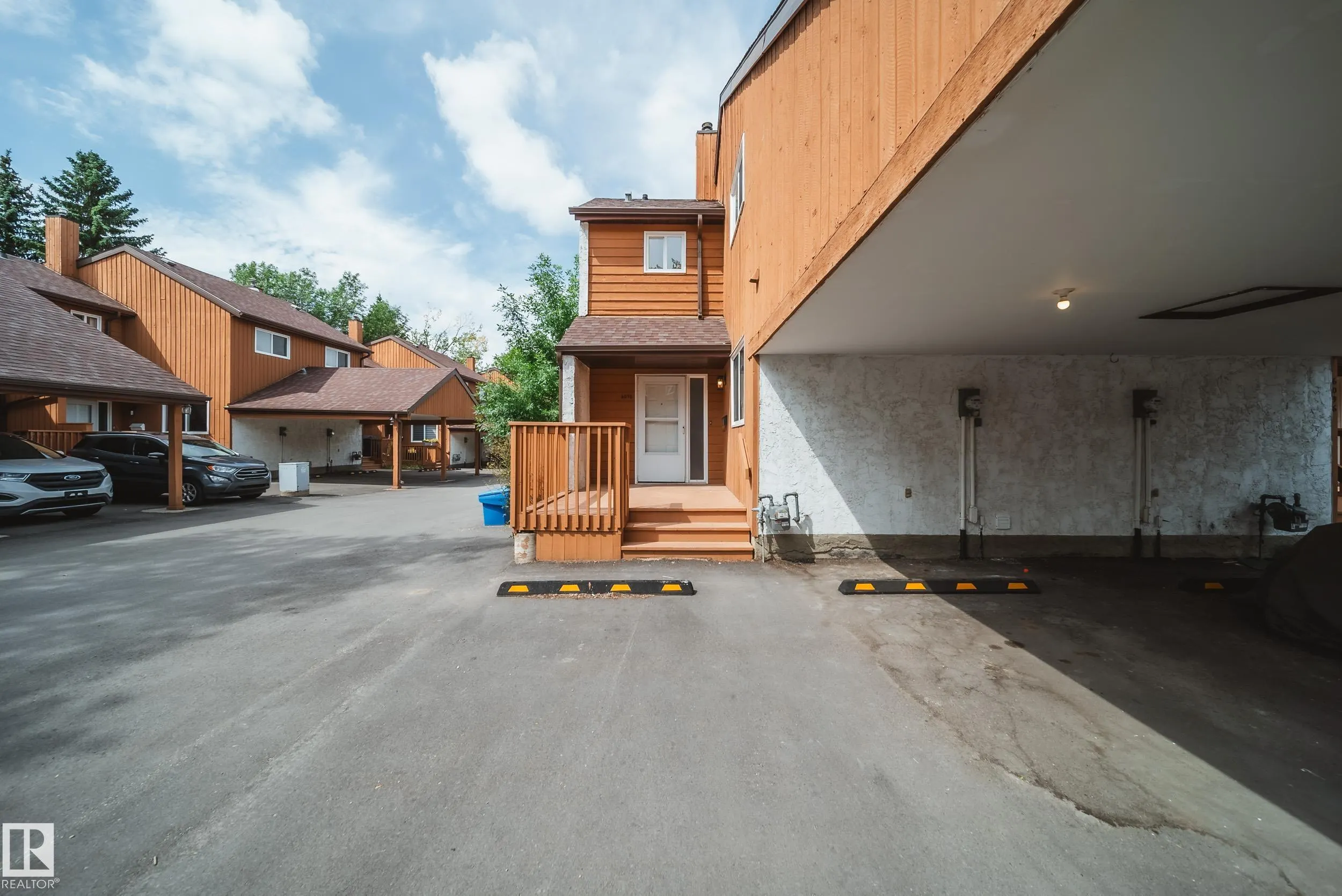 6098 MILL WOODS