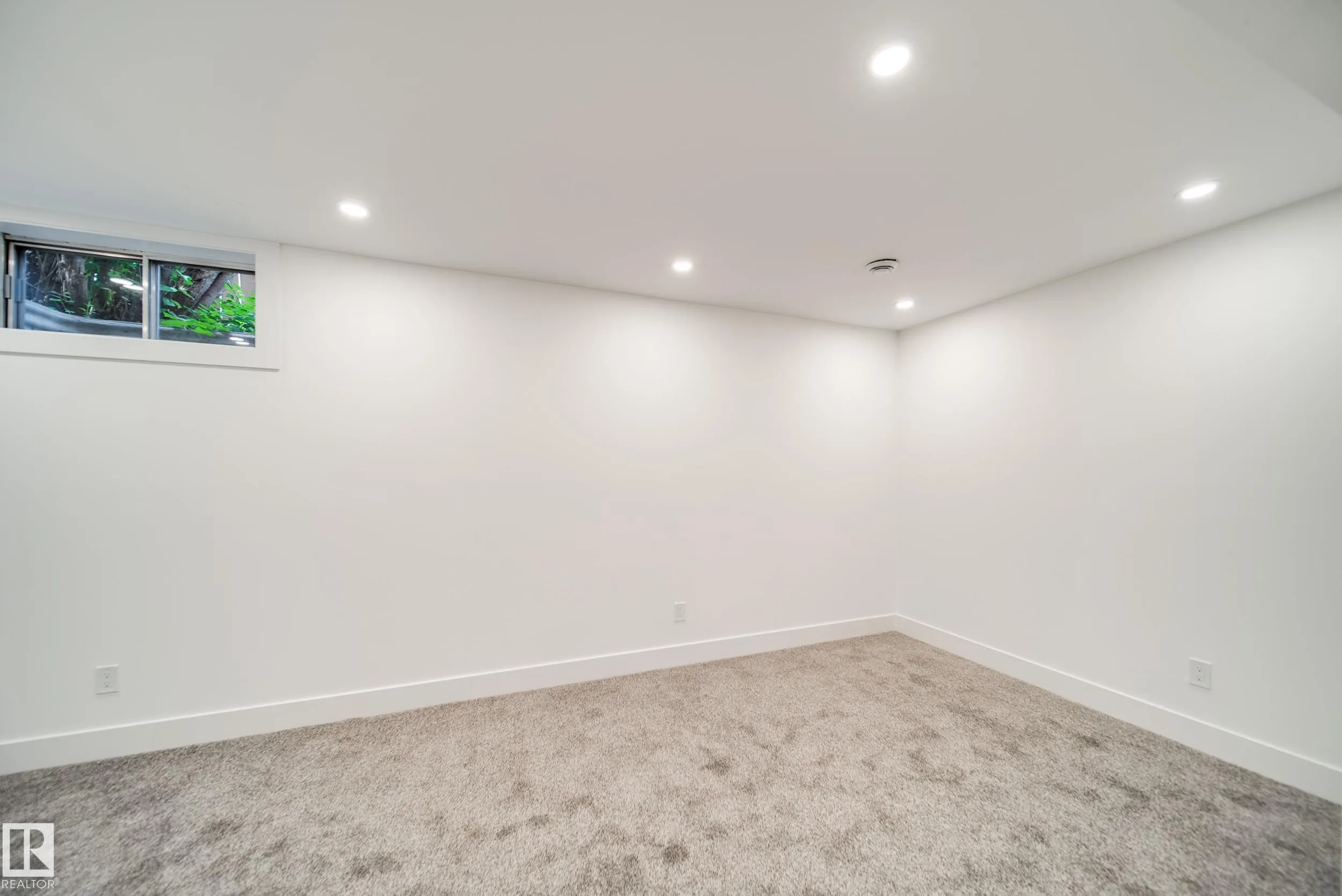 6098 MILL WOODS