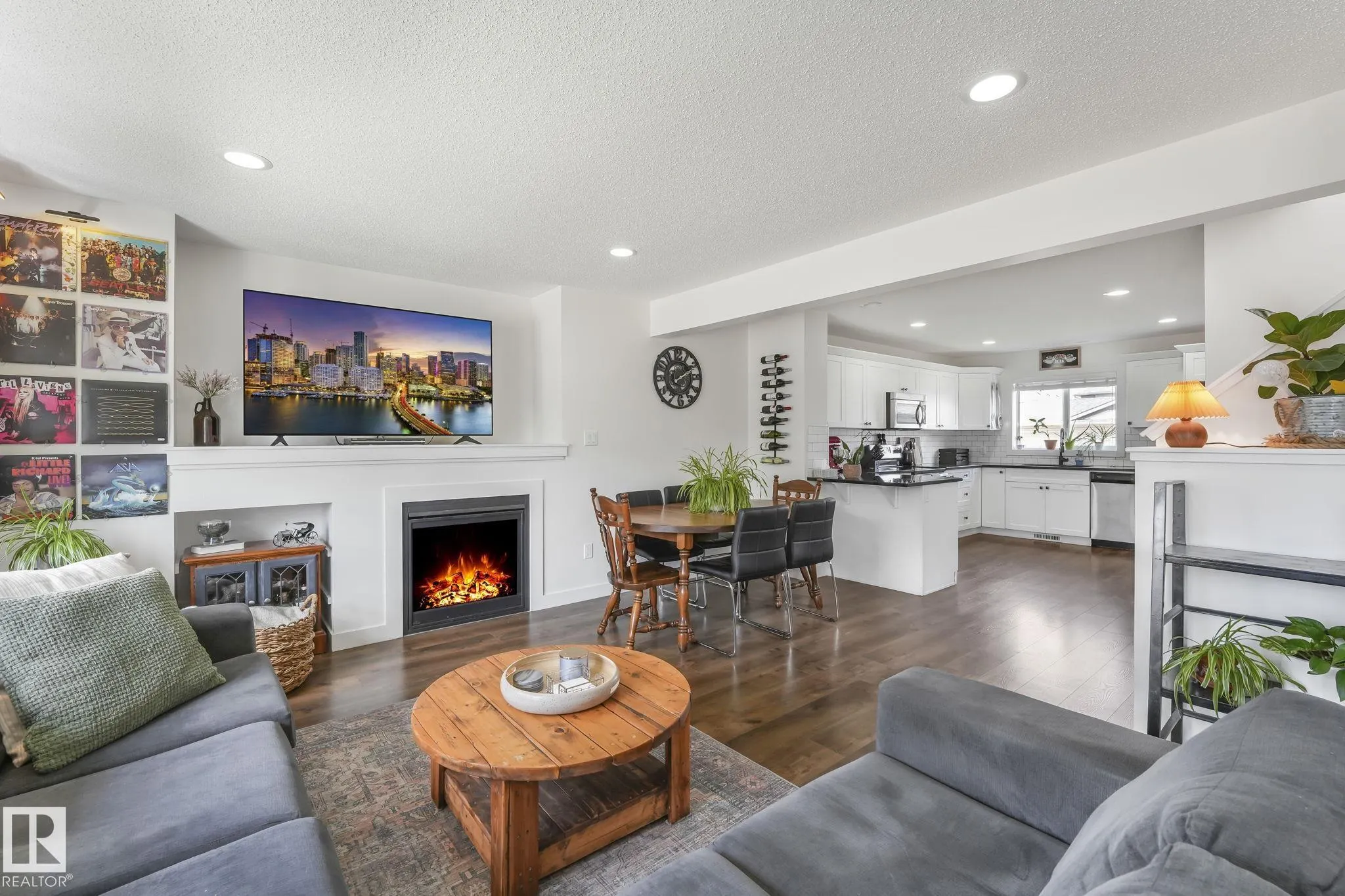 28 HOPE Common