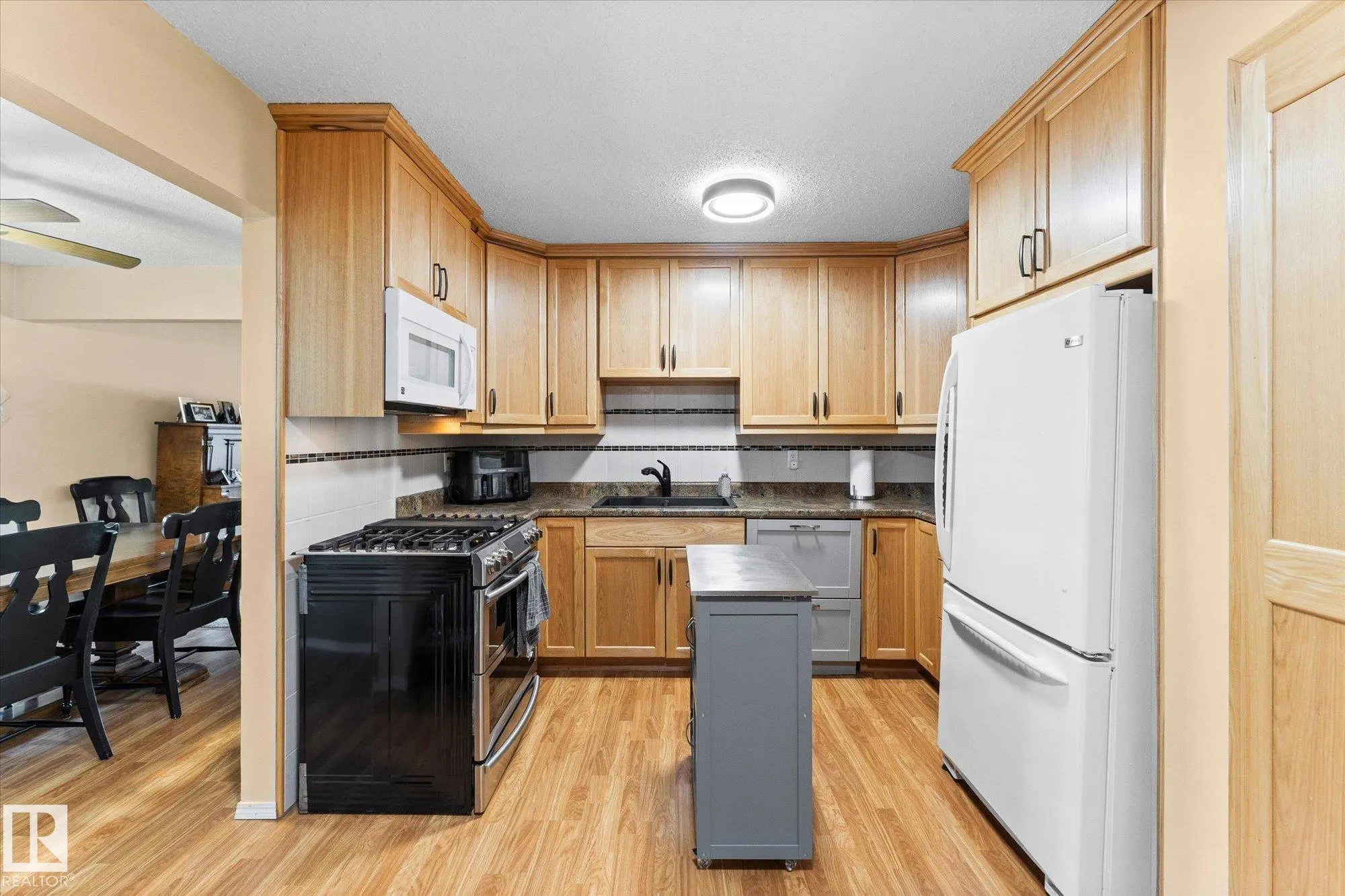 1 MILLER Avenue