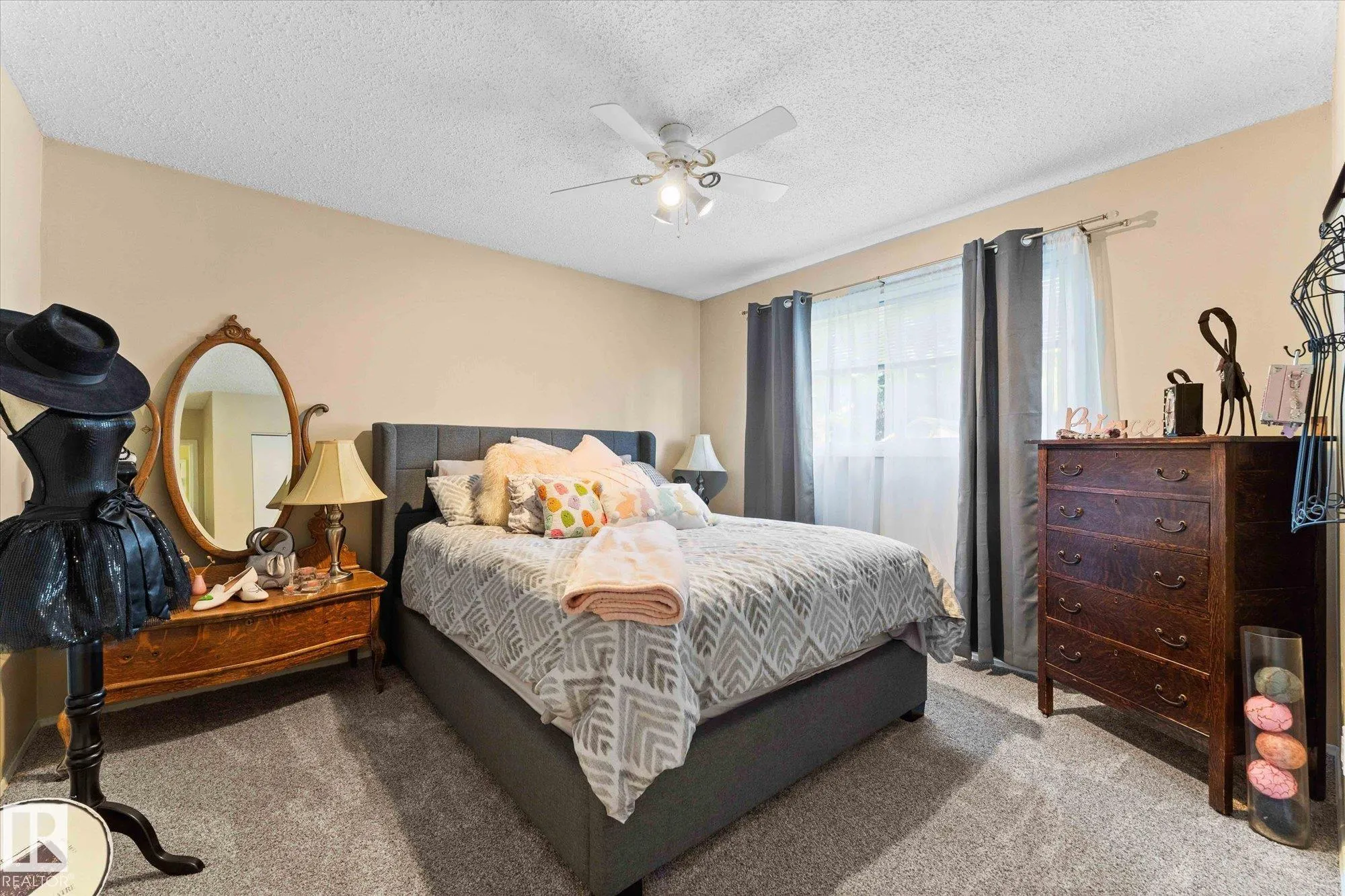 1 MILLER Avenue
