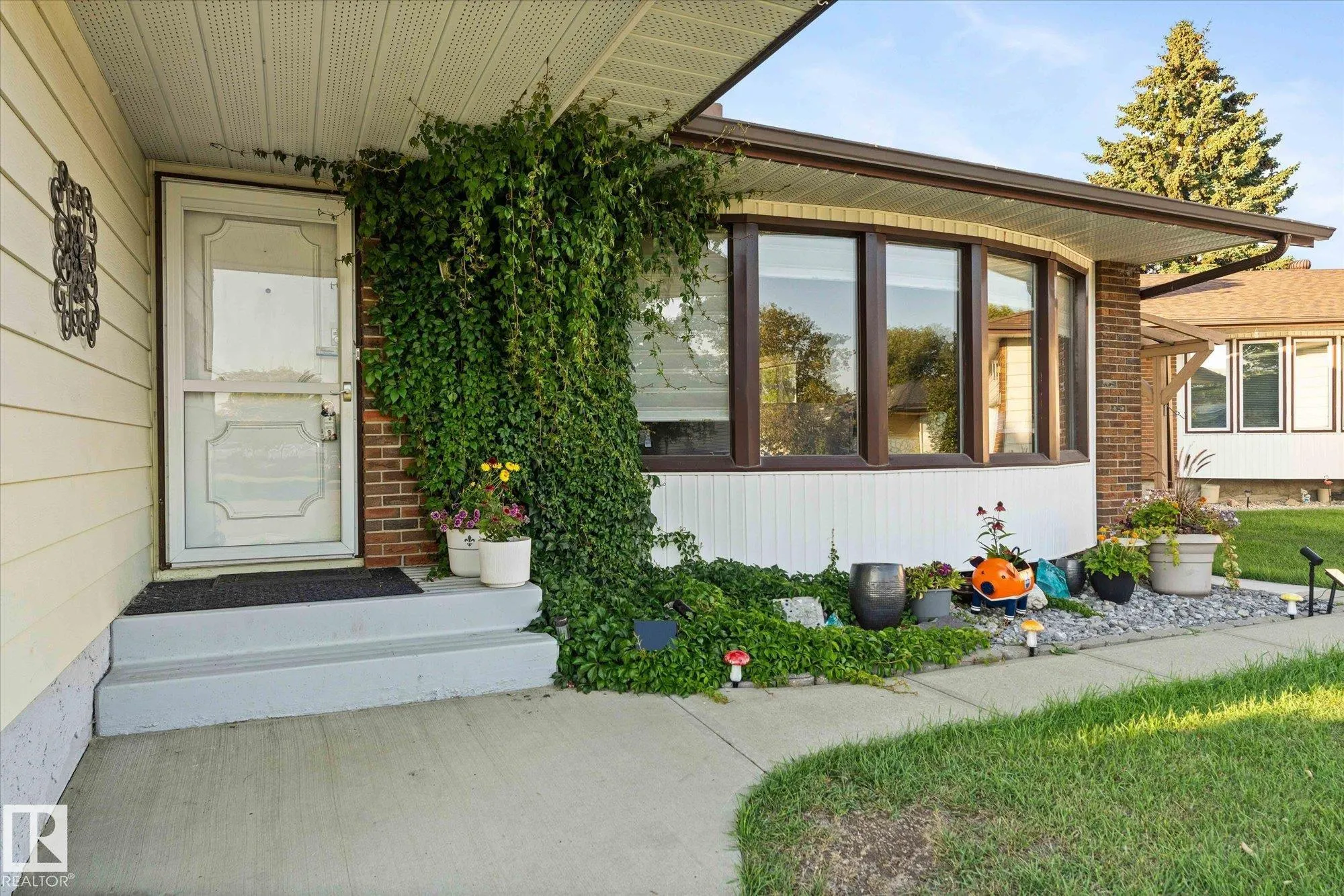 1 MILLER Avenue