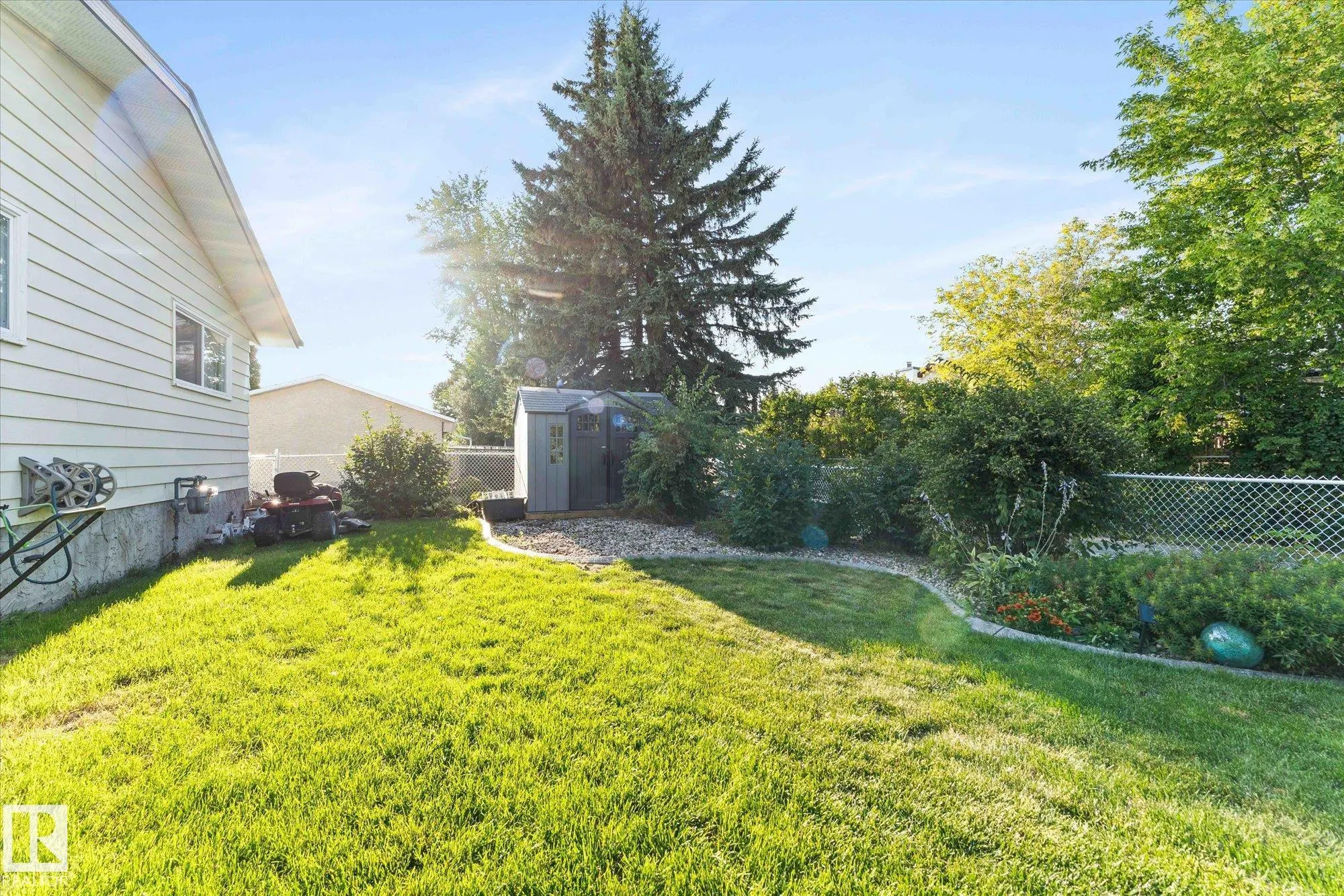 1 MILLER Avenue