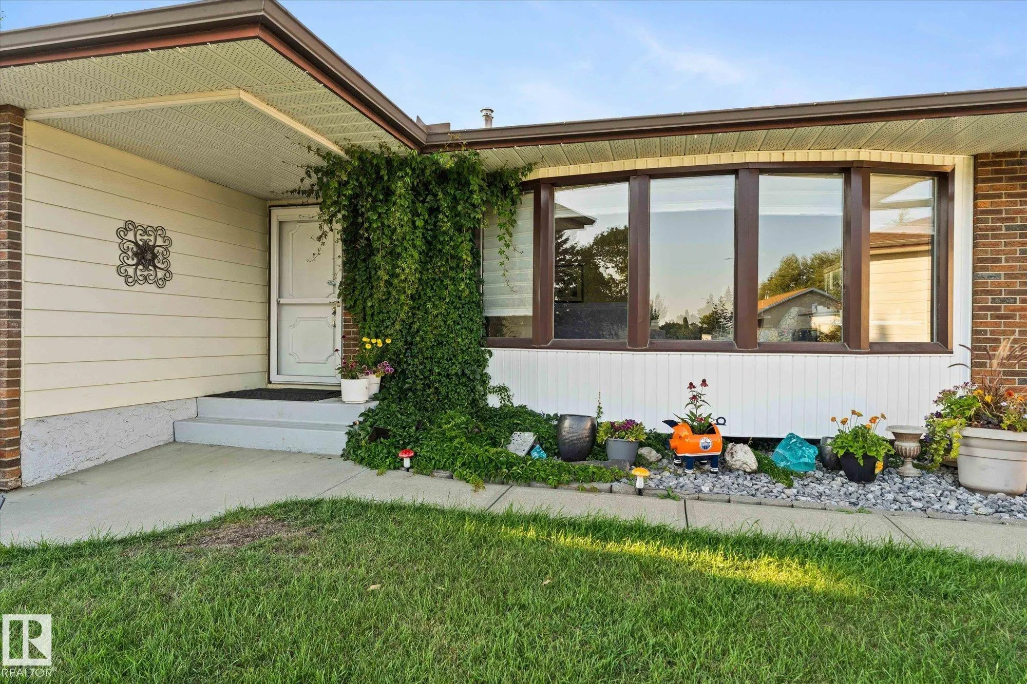 1 MILLER Avenue