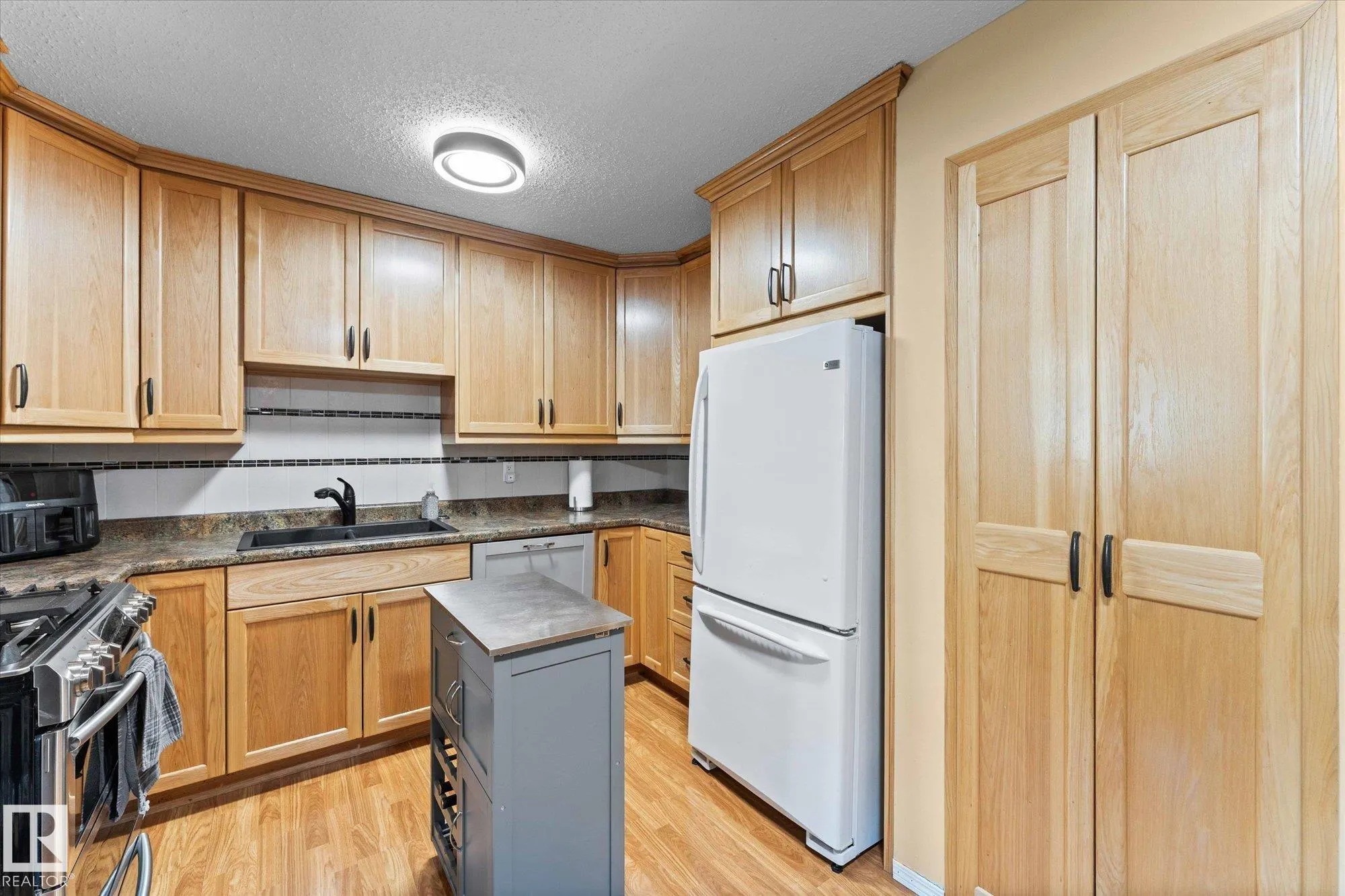 1 MILLER Avenue