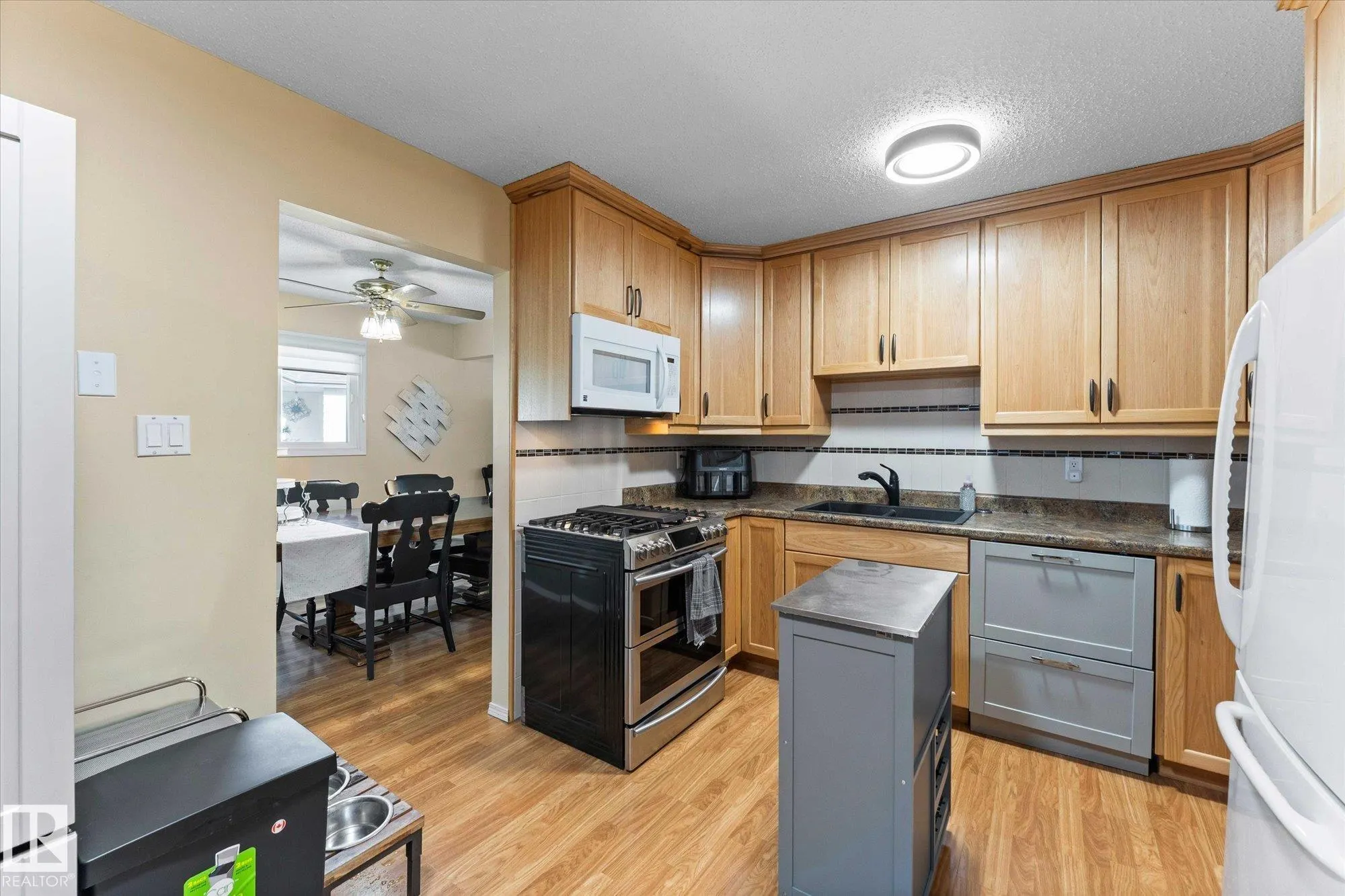 1 MILLER Avenue