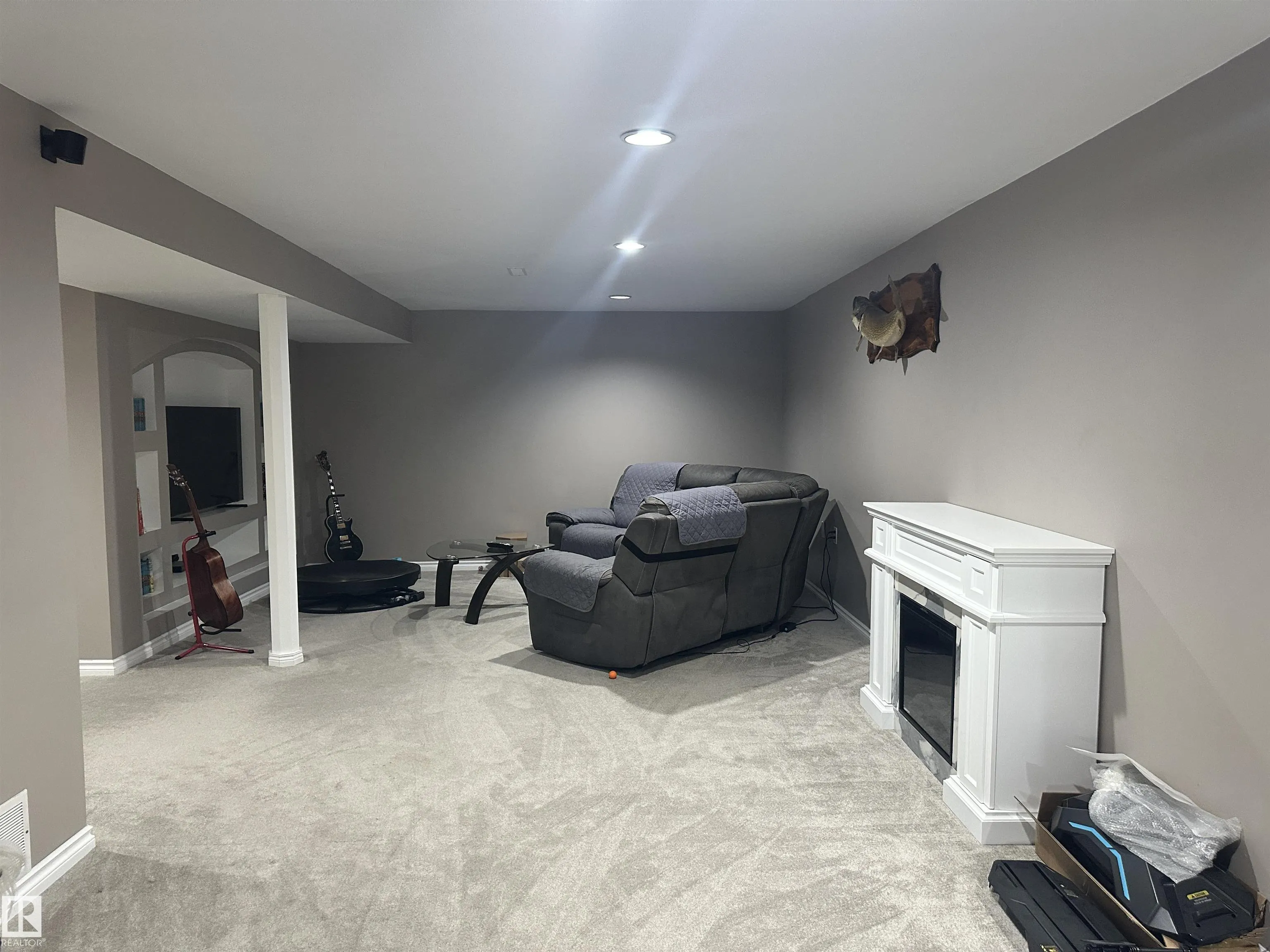 6 ISBISTER Avenue