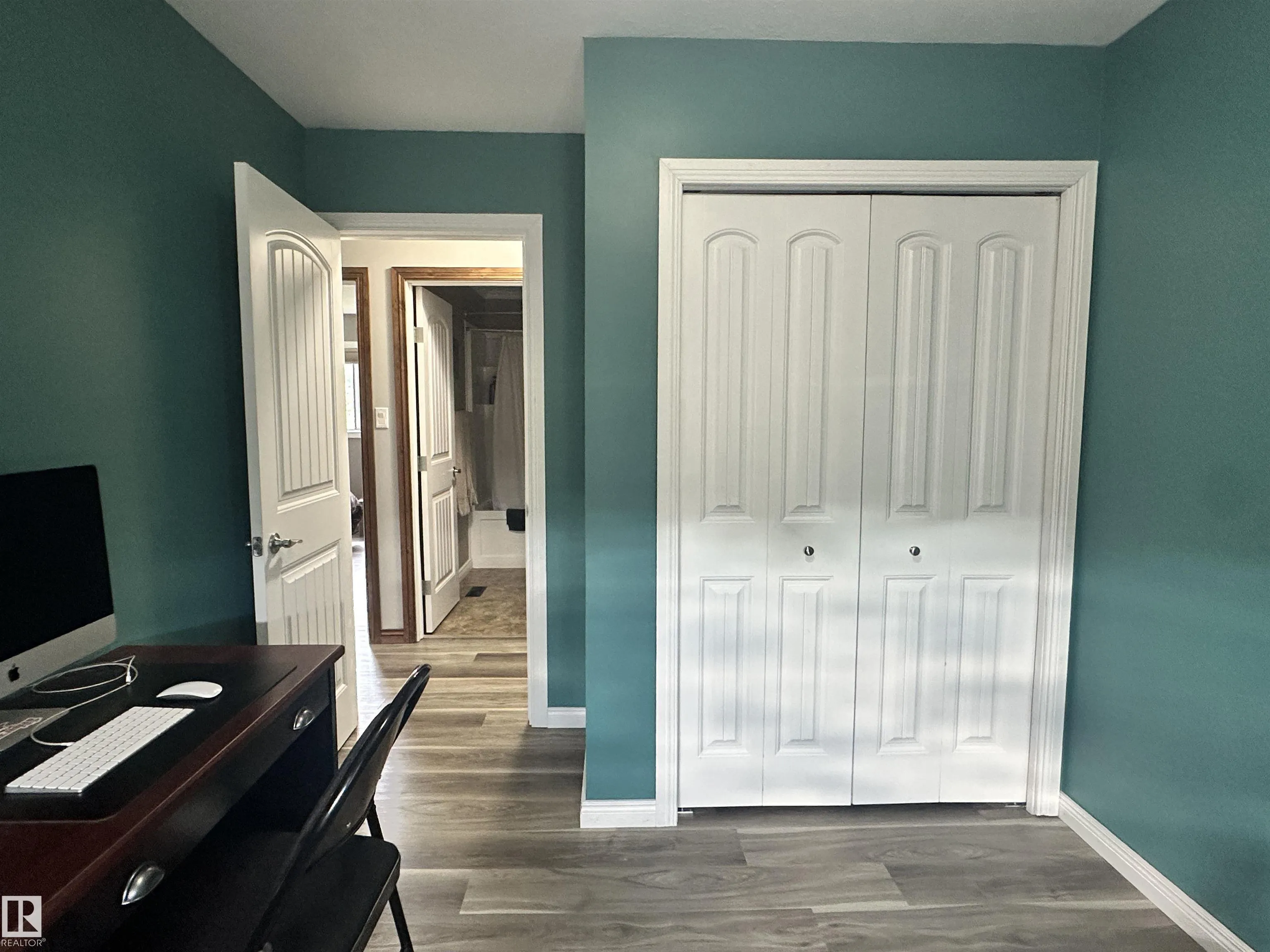 6 ISBISTER Avenue