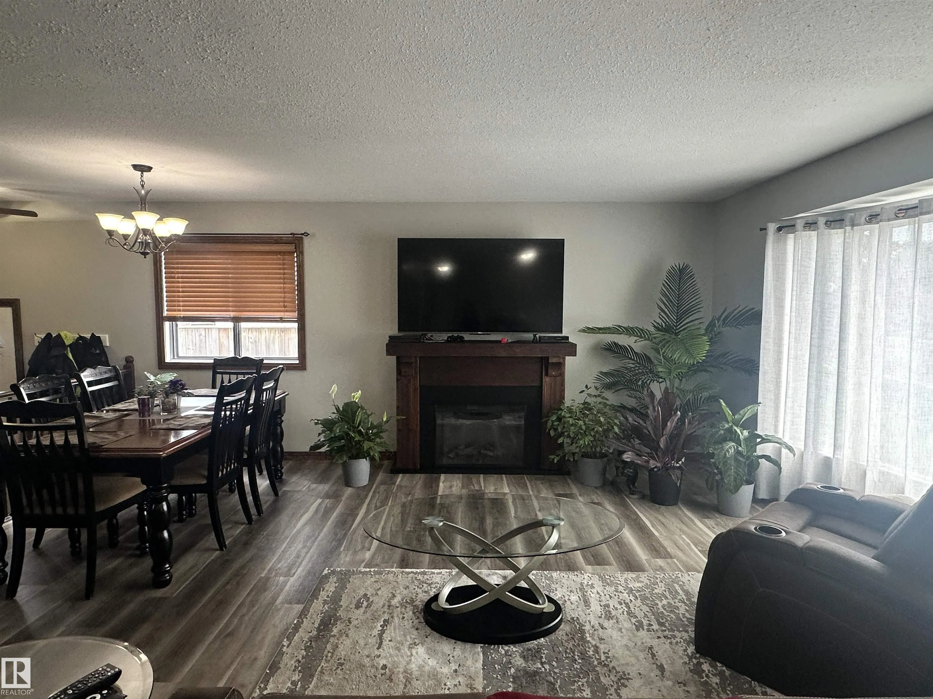 6 ISBISTER Avenue