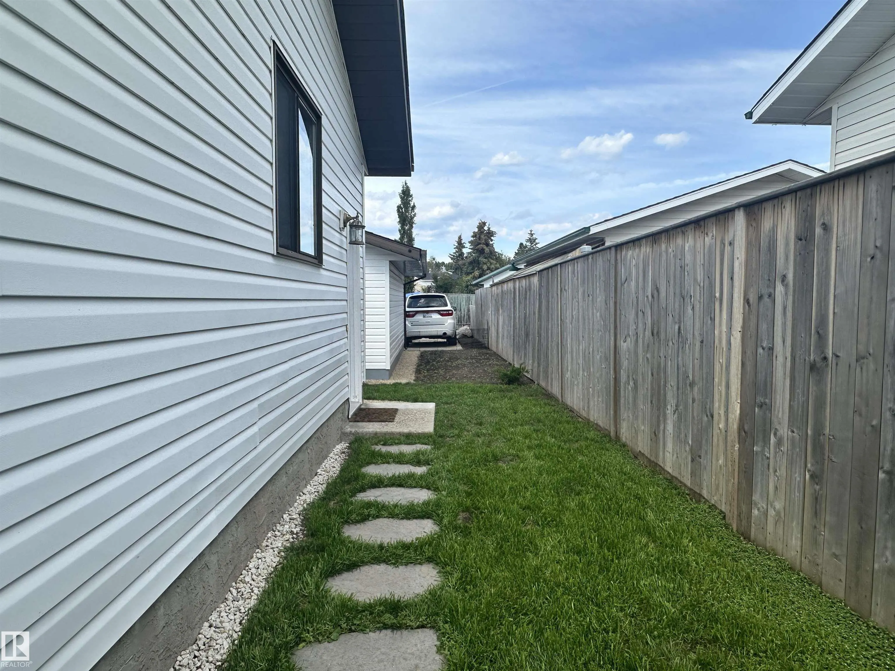 6 ISBISTER Avenue