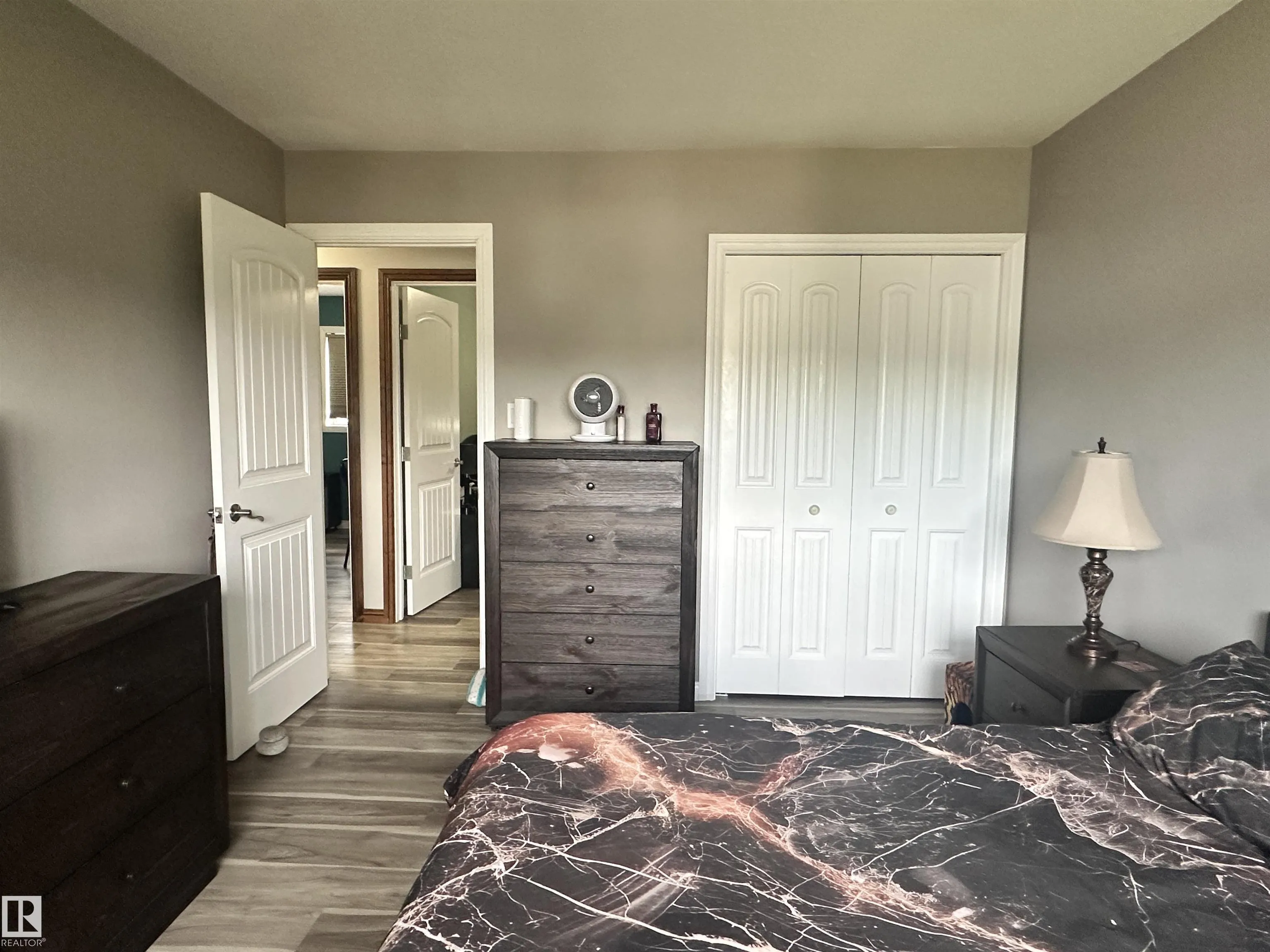 6 ISBISTER Avenue