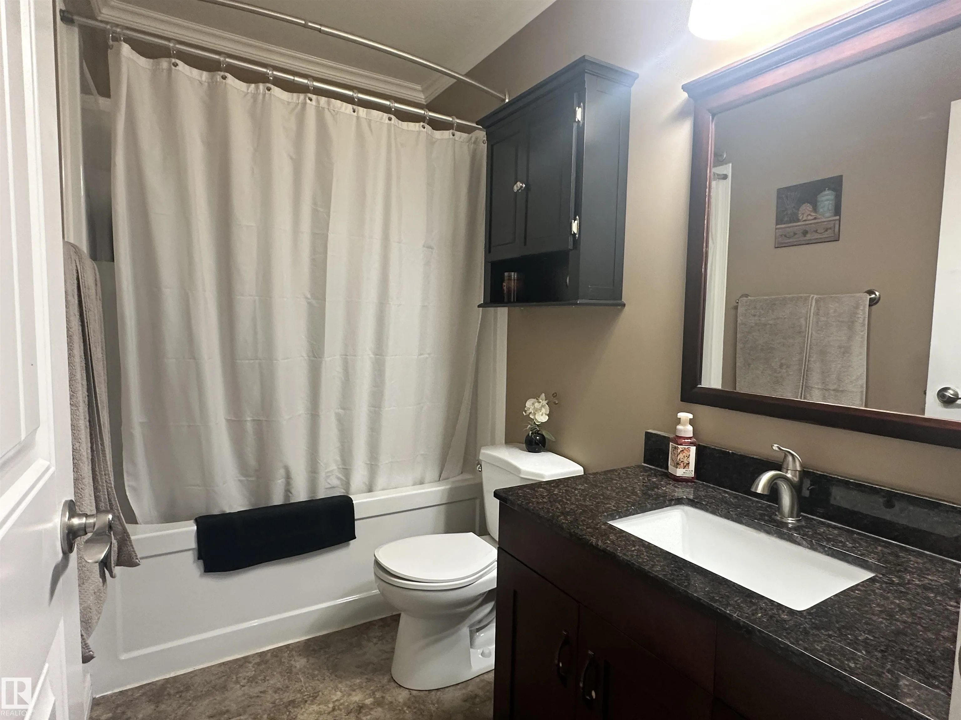 6 ISBISTER Avenue