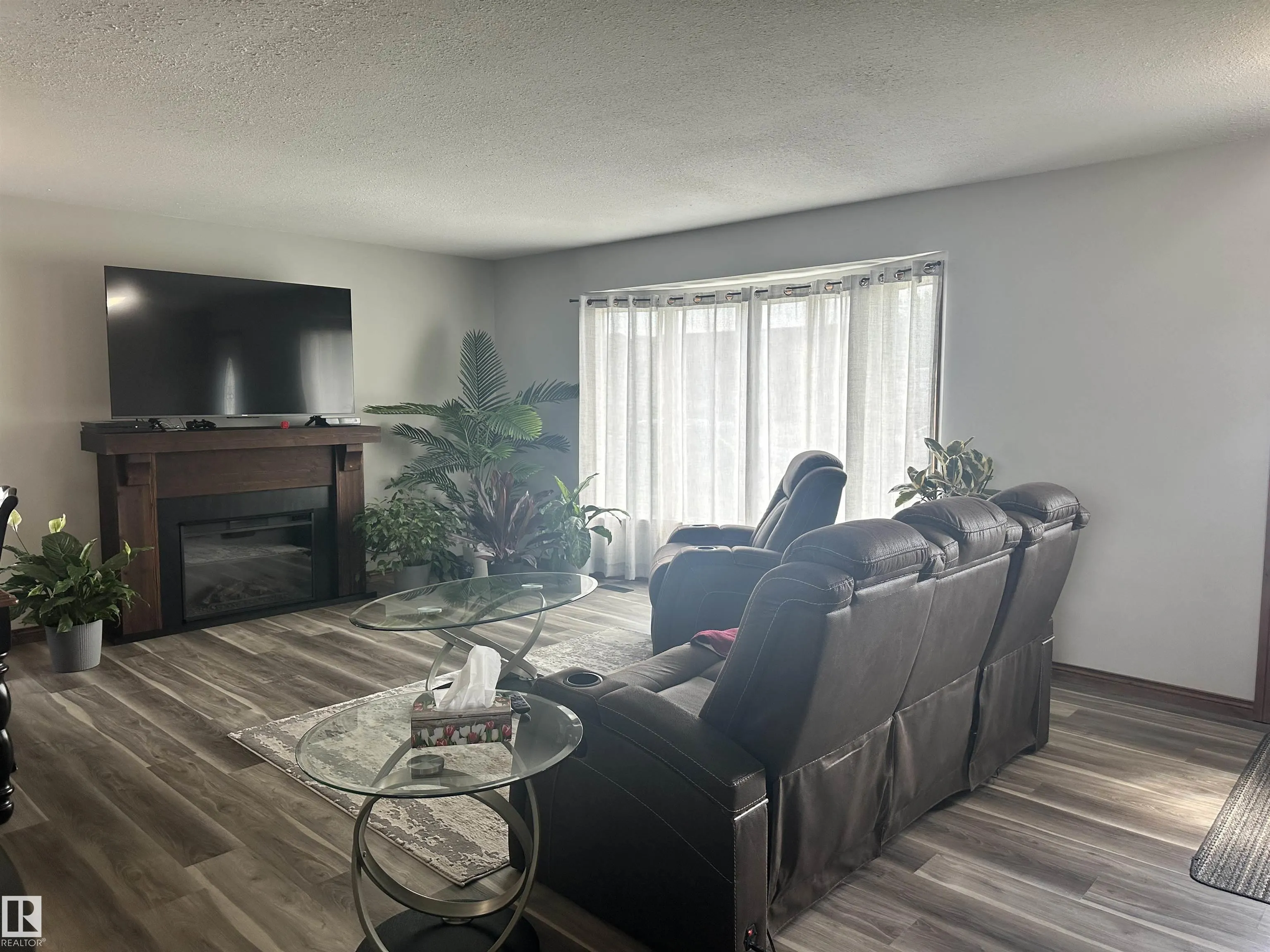 6 ISBISTER Avenue