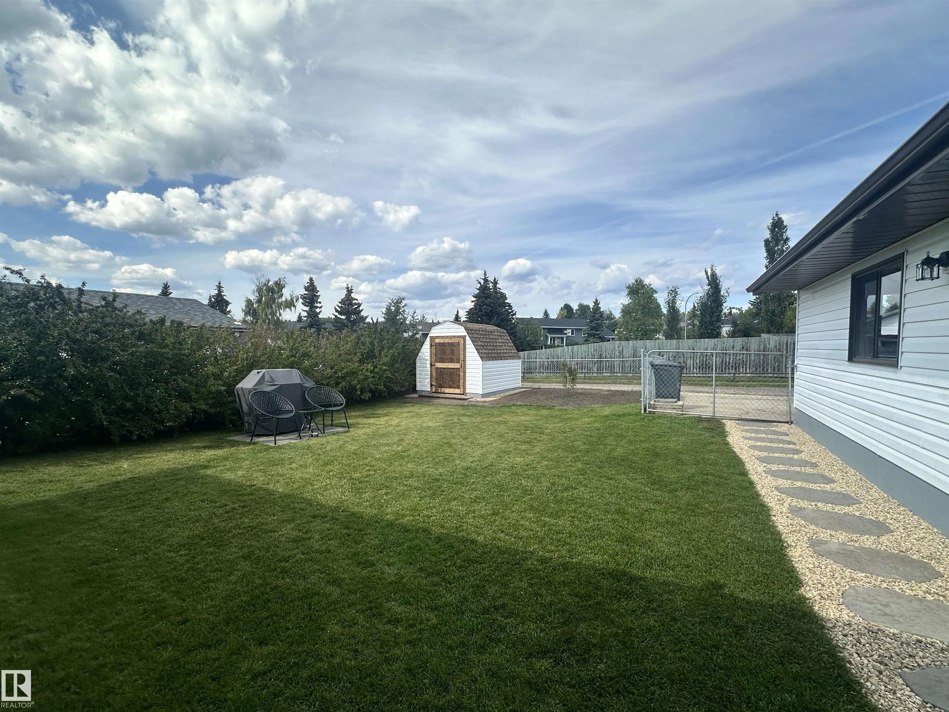 6 ISBISTER Avenue