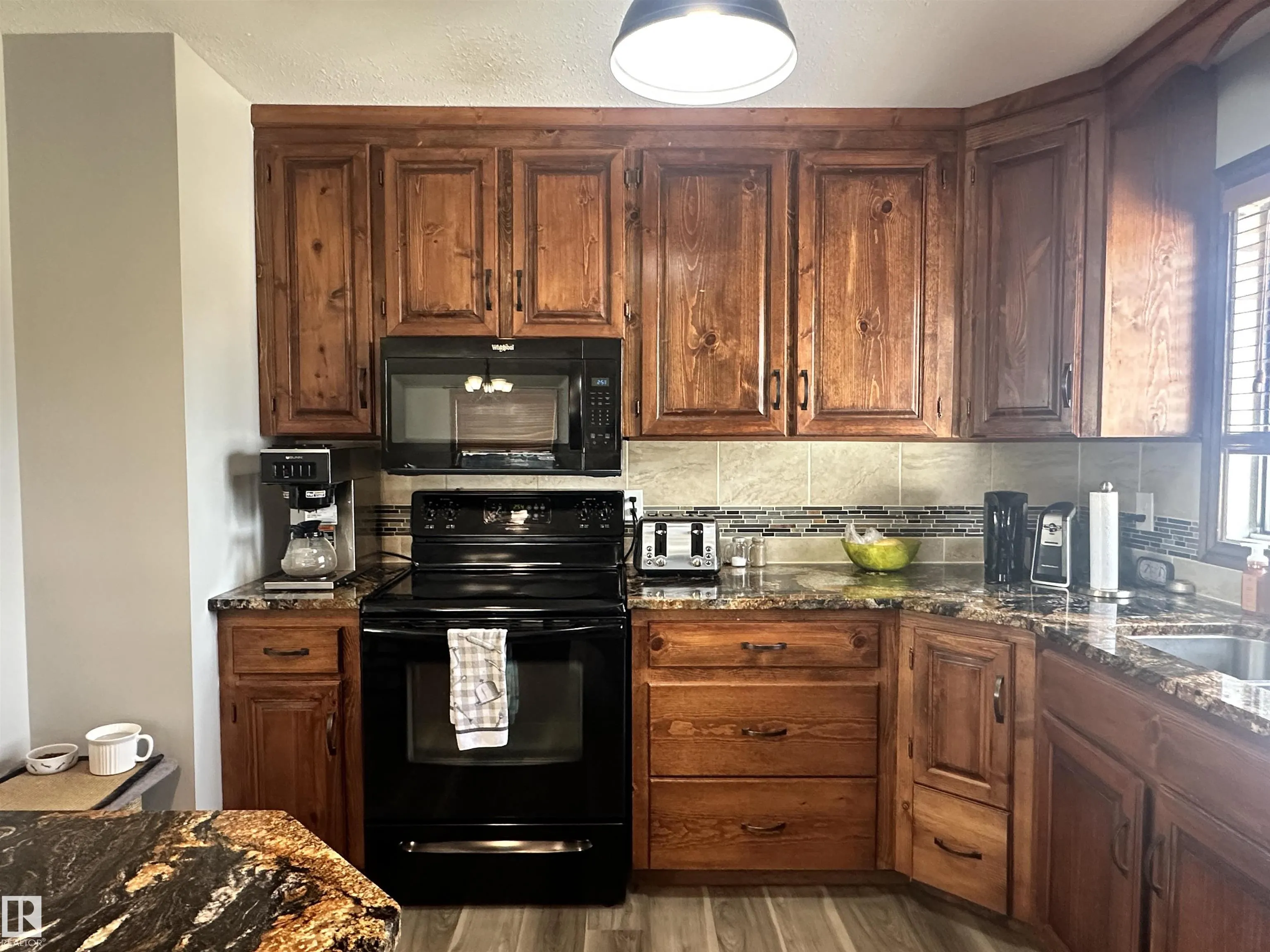 6 ISBISTER Avenue