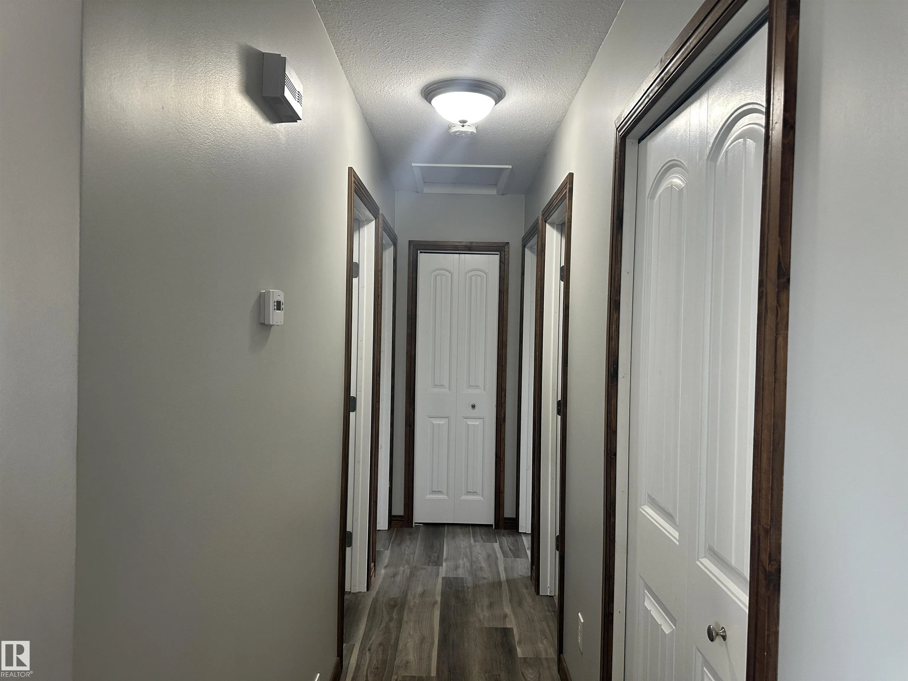6 ISBISTER Avenue
