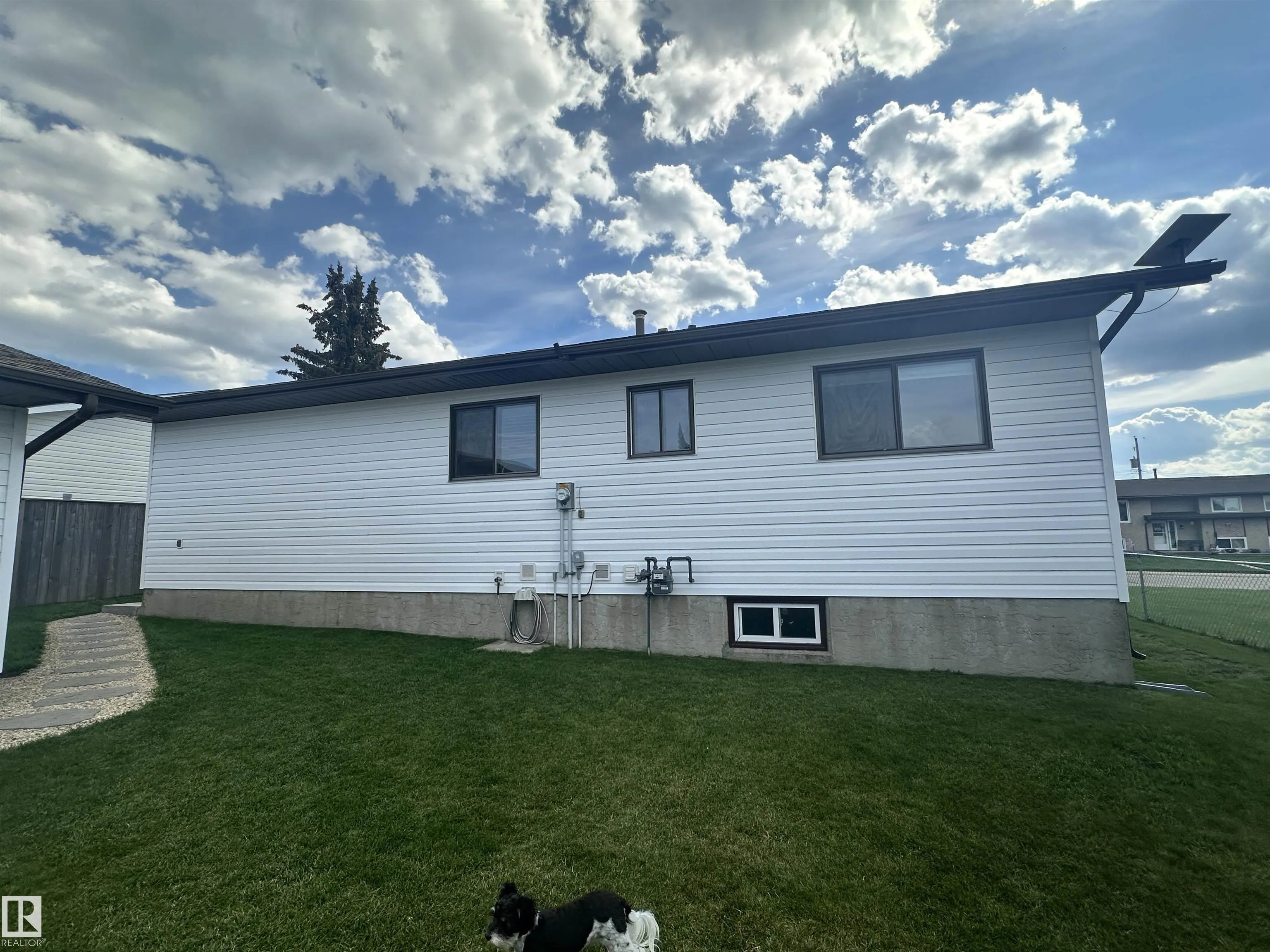 6 ISBISTER Avenue