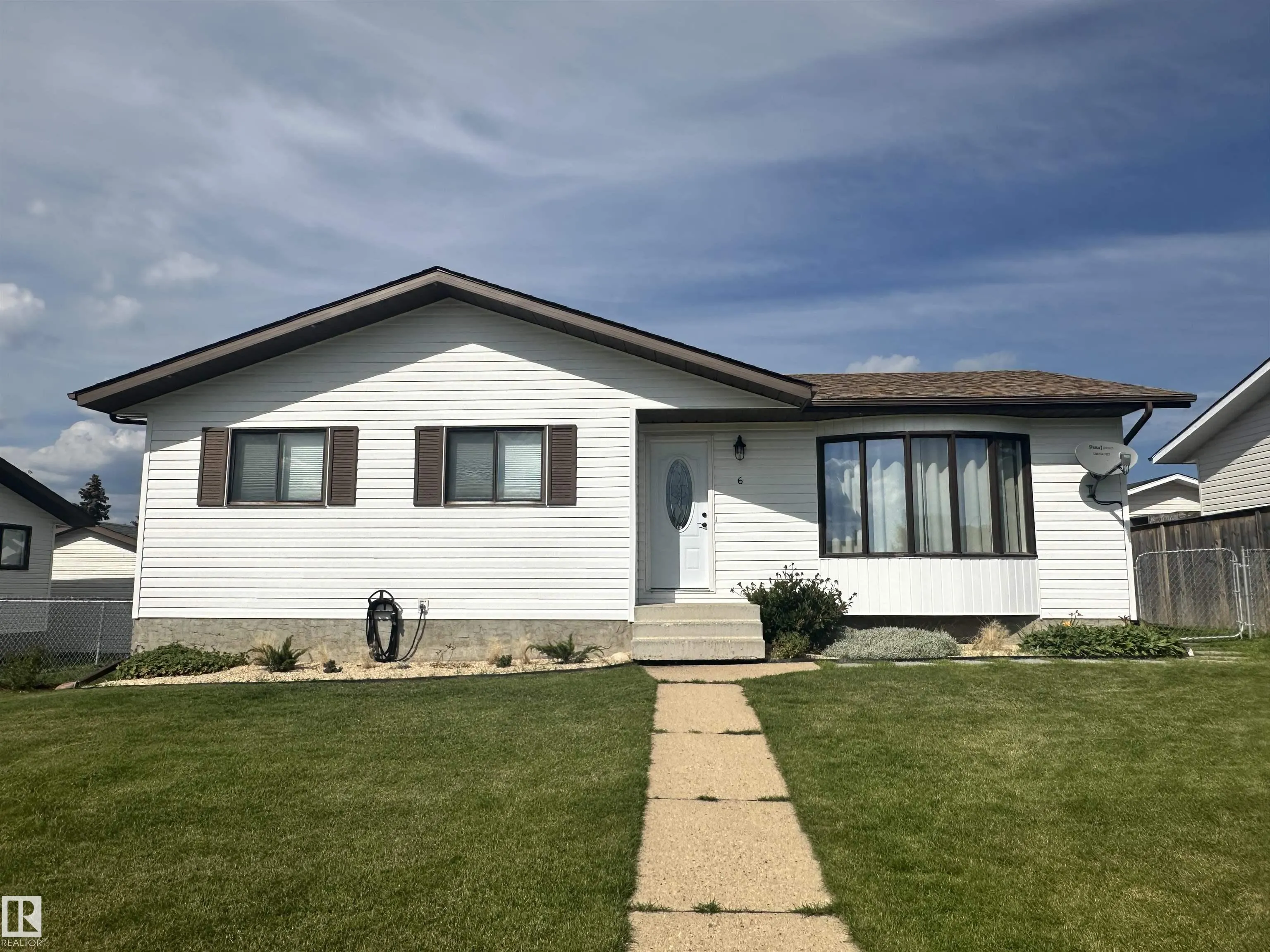 6 ISBISTER Avenue