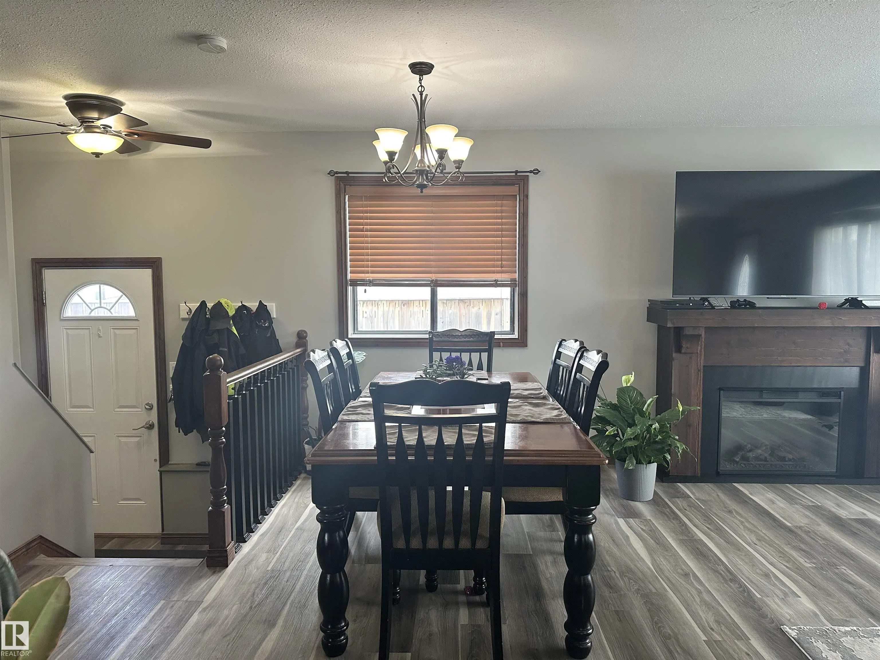 6 ISBISTER Avenue