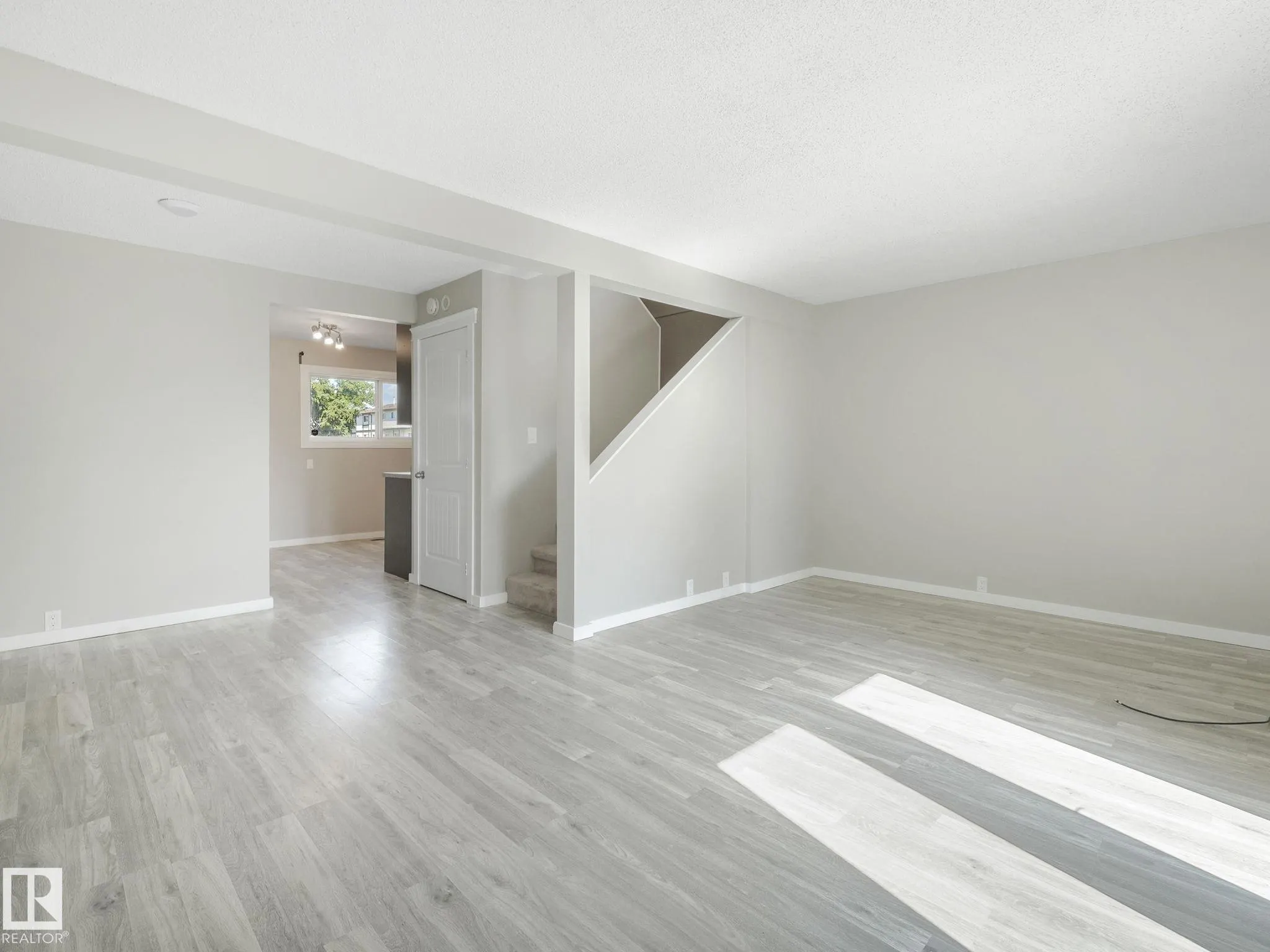 1376 LAKEWOOD Road