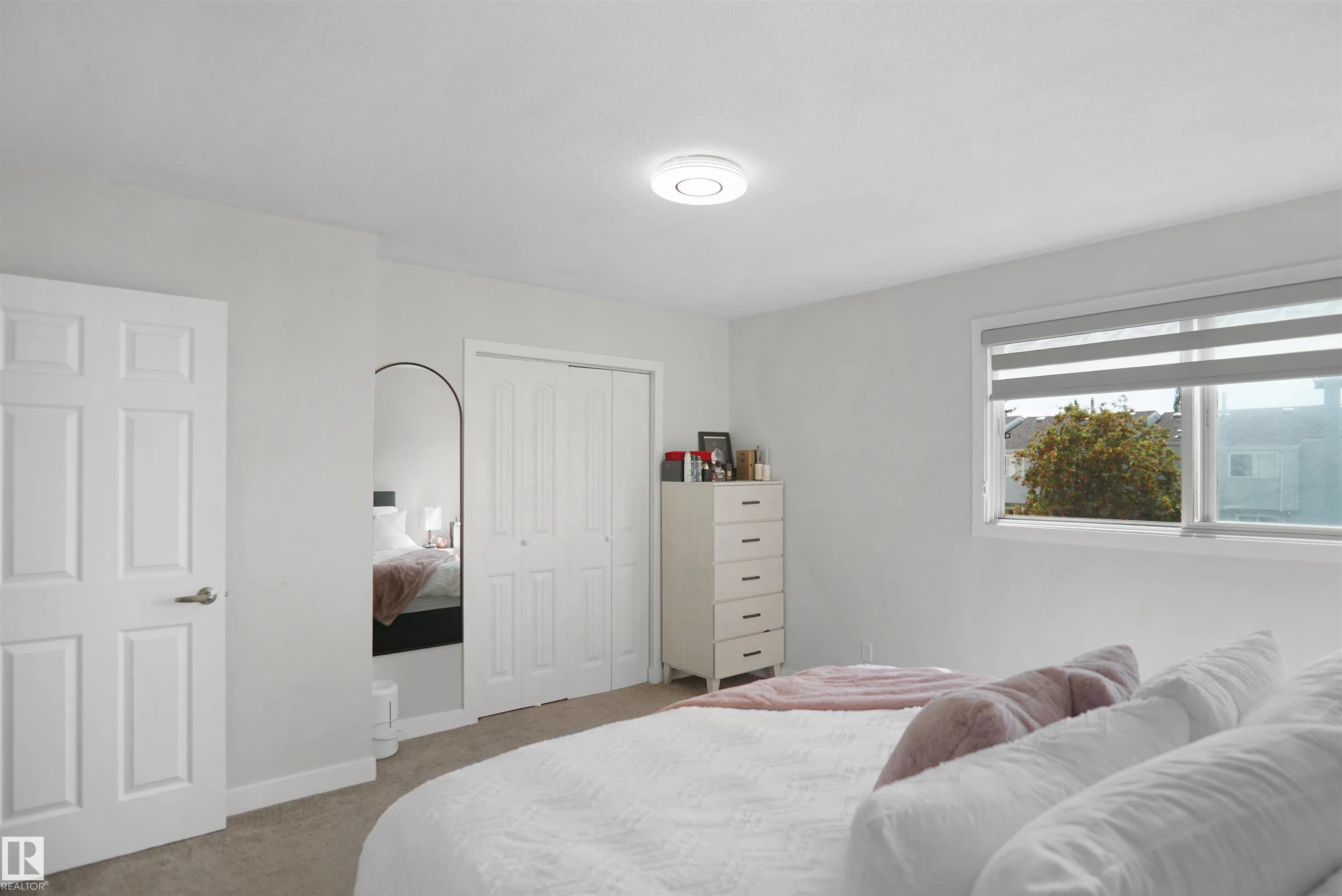 237 DICKINSFIELD Court