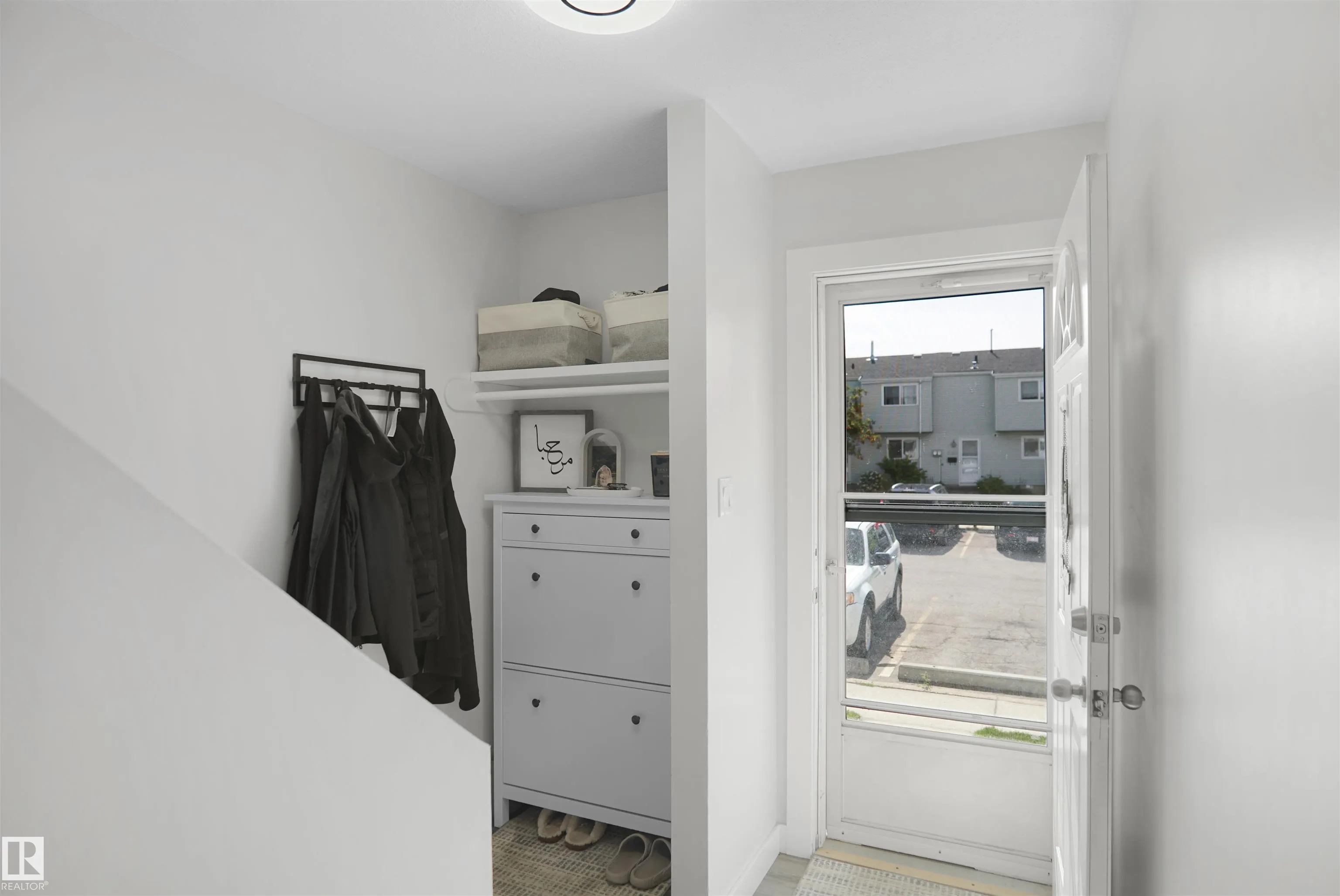 237 DICKINSFIELD Court