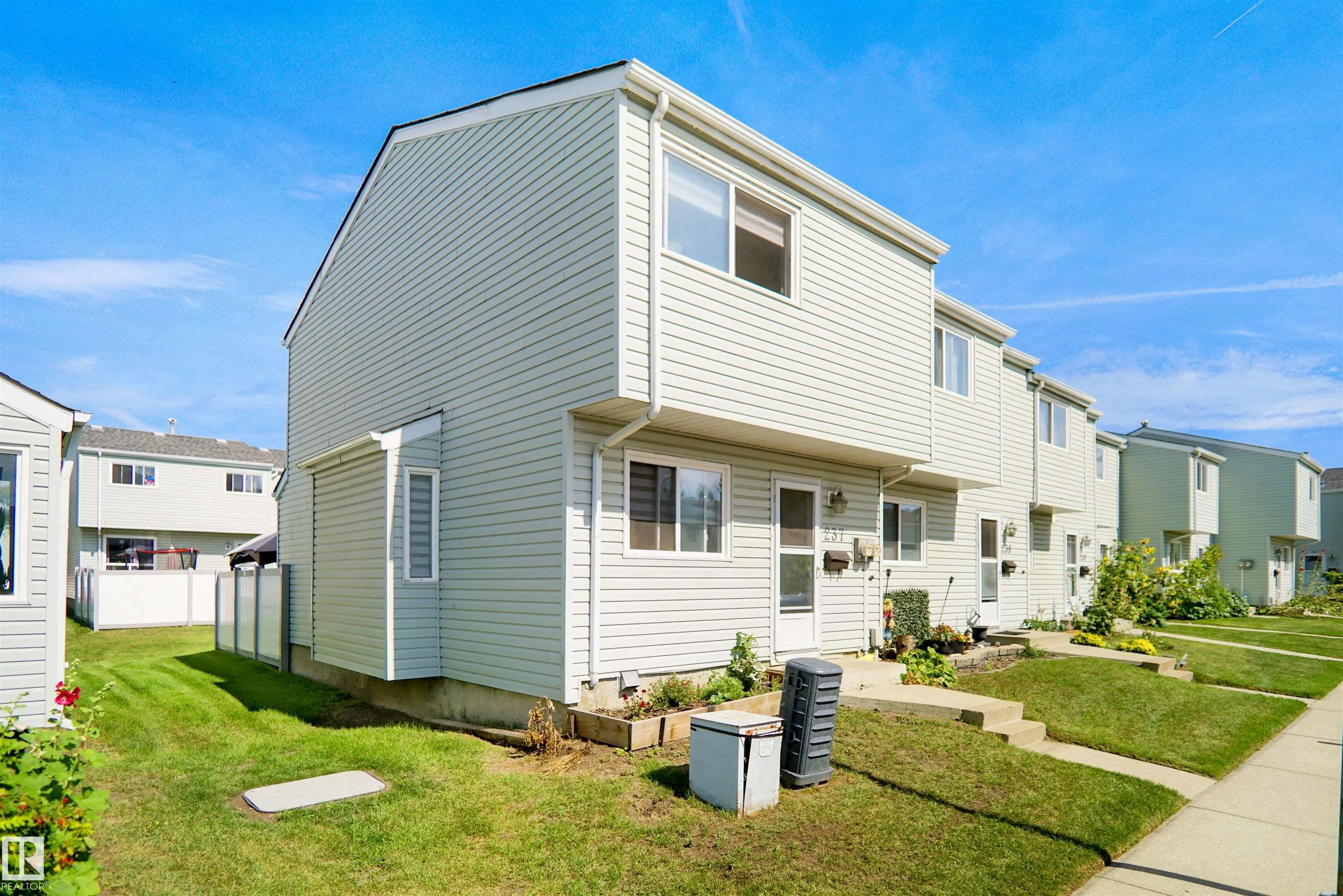 237 DICKINSFIELD Court