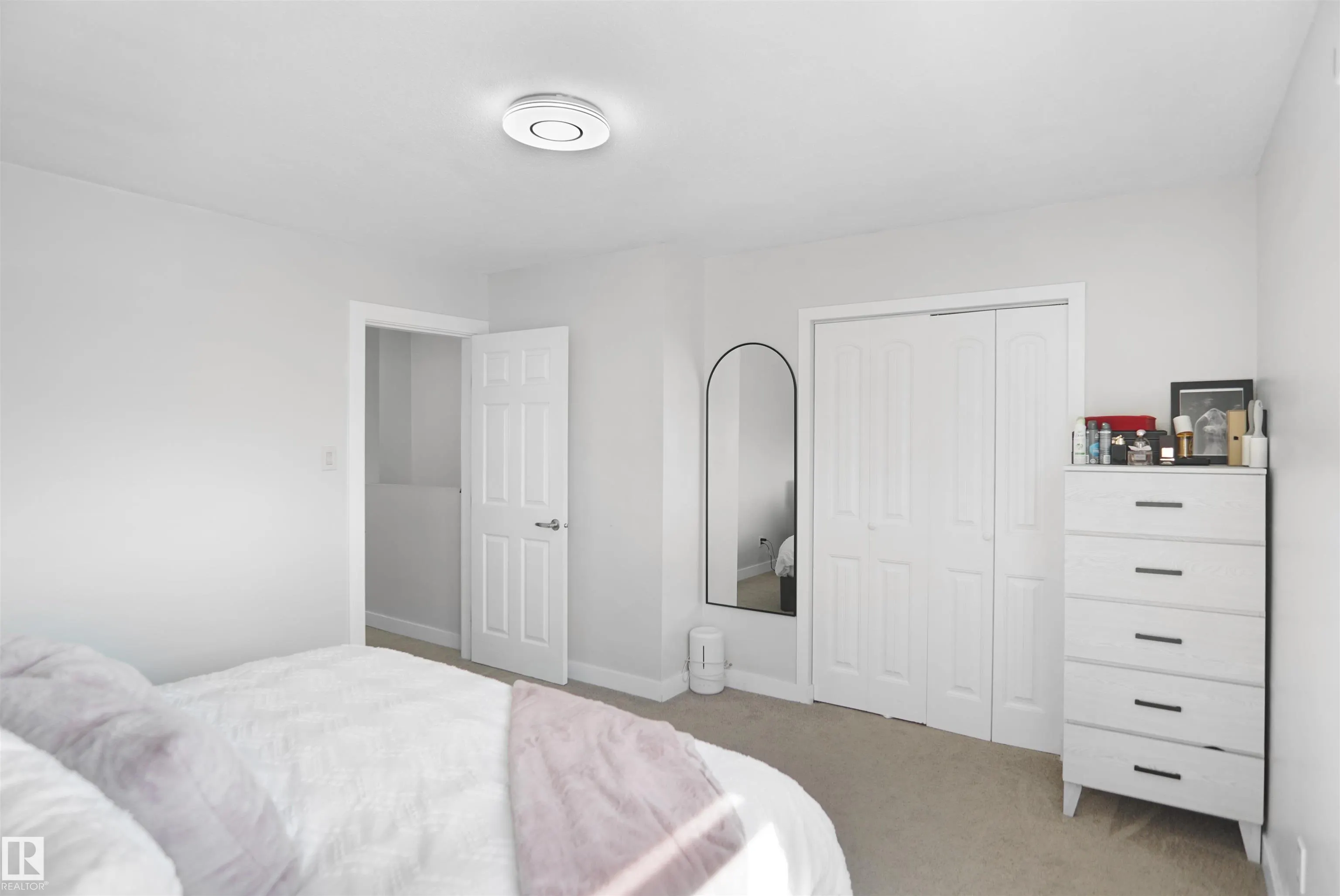 237 DICKINSFIELD Court