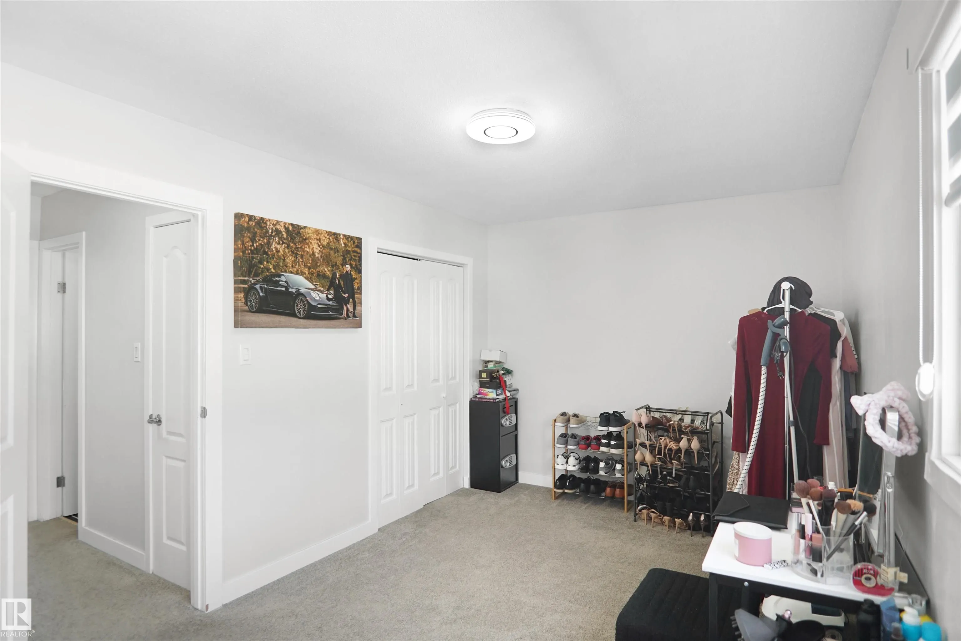 237 DICKINSFIELD Court