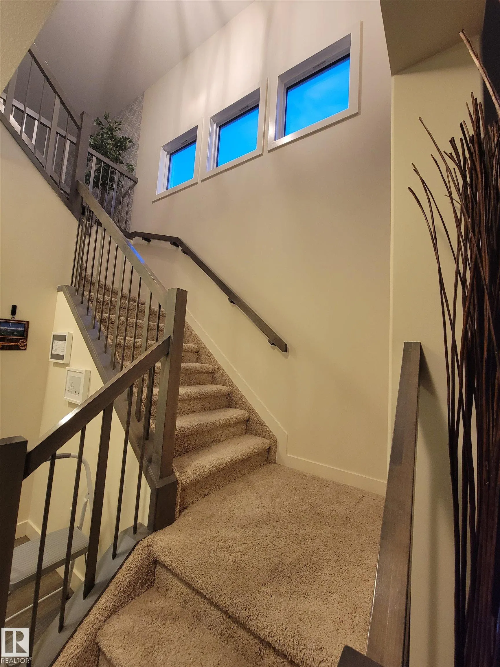 722 Charlesworth Way
