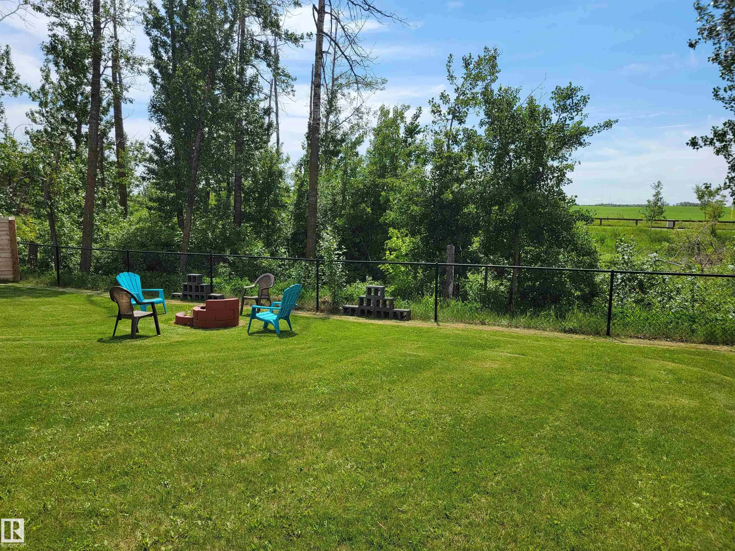 722 Charlesworth Way