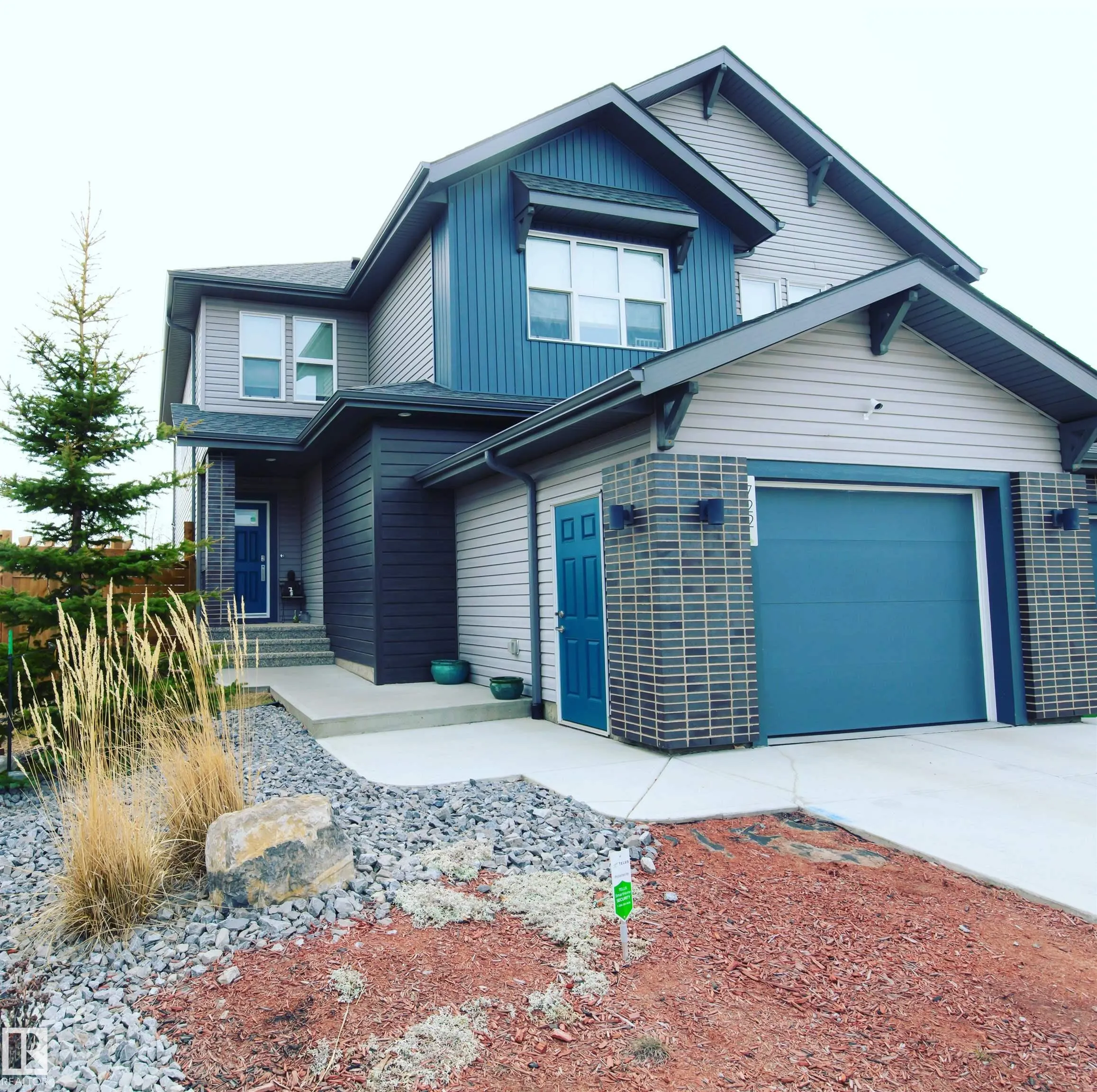 722 Charlesworth Way