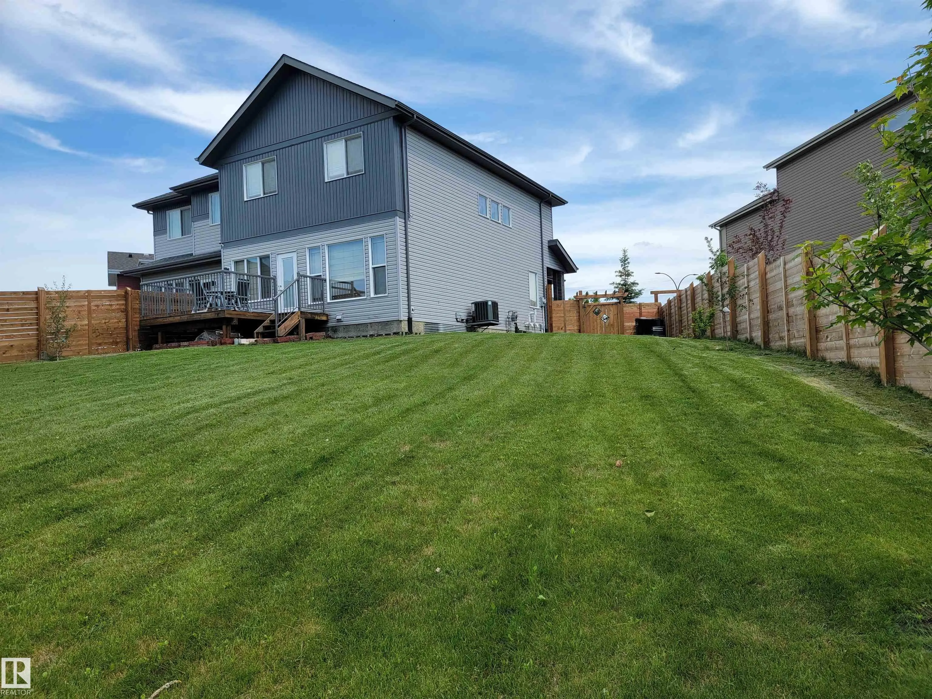 722 Charlesworth Way