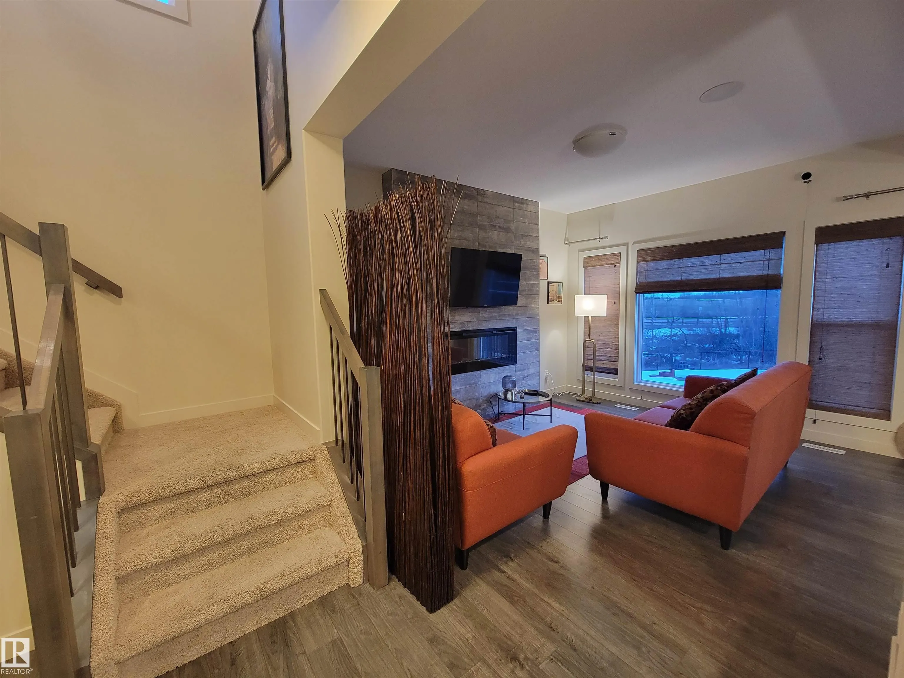 722 Charlesworth Way