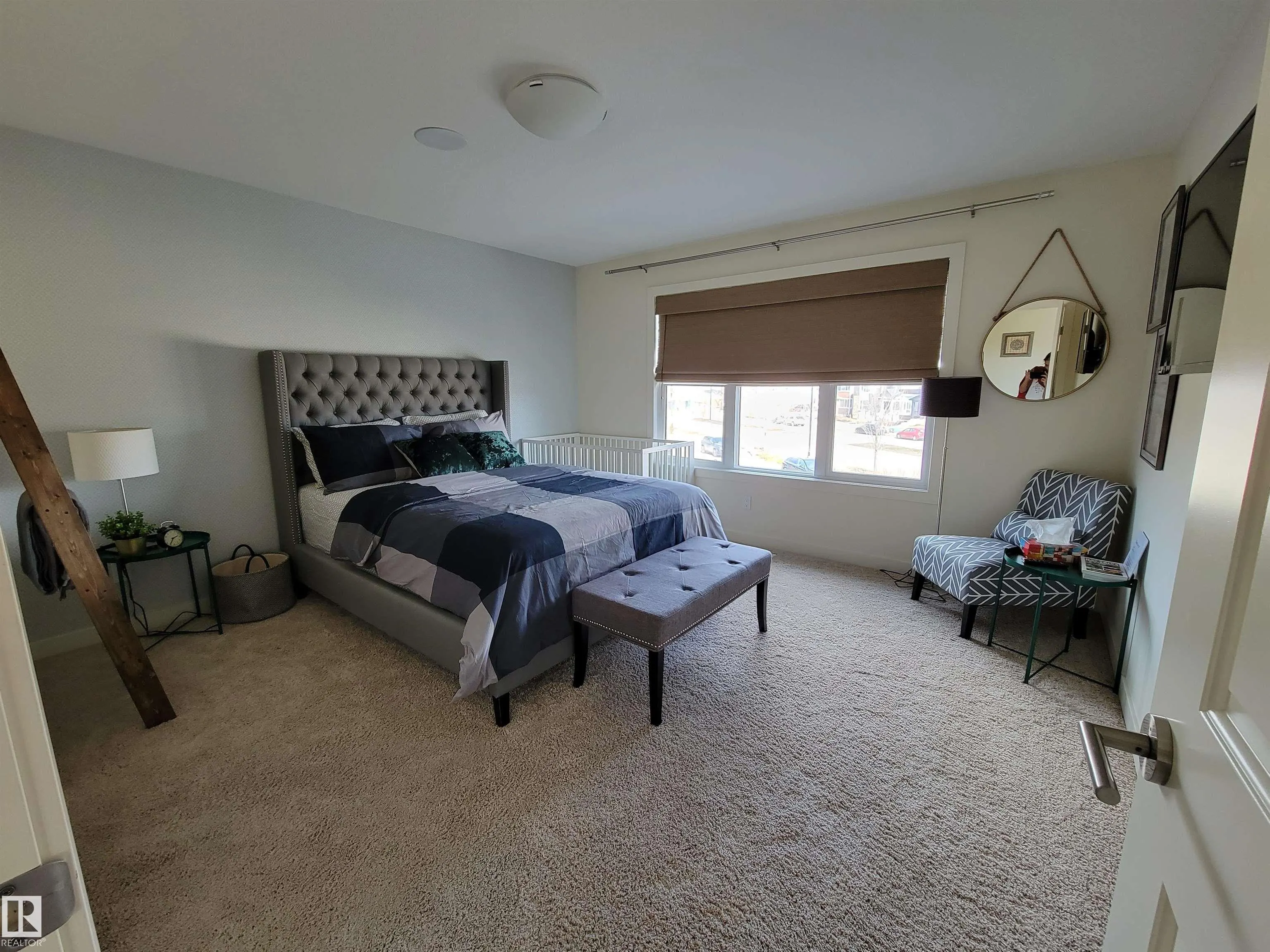 722 Charlesworth Way
