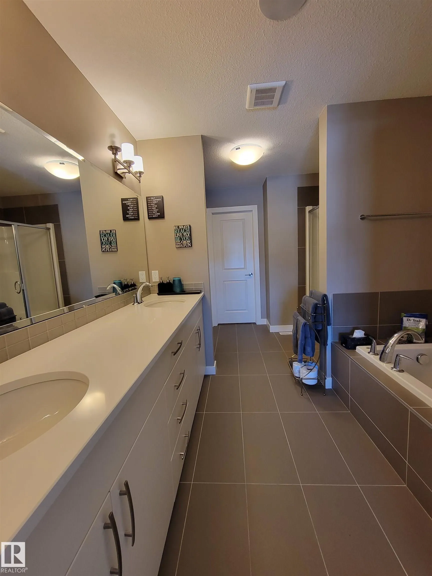 722 Charlesworth Way